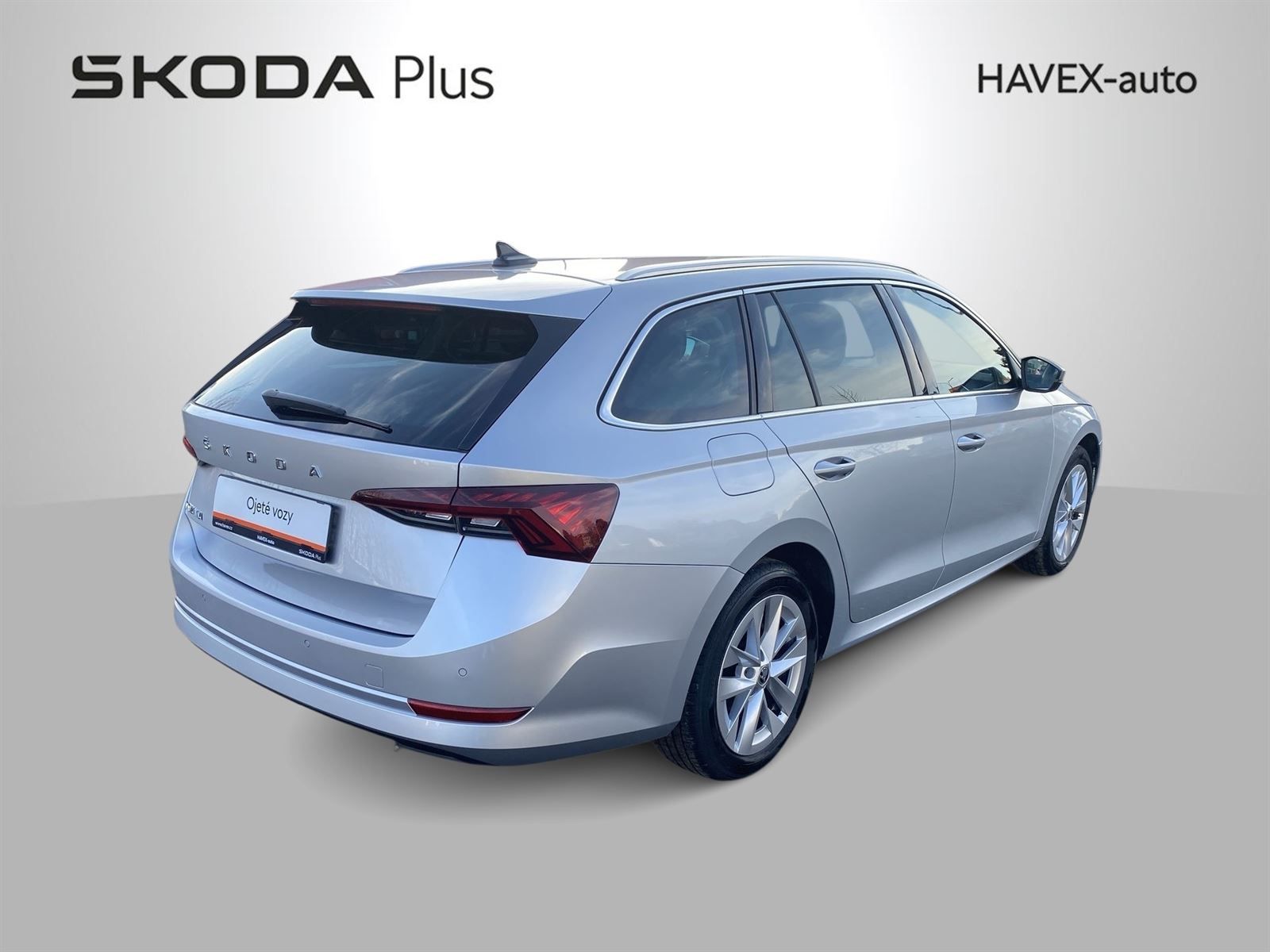 Škoda Octavia, Combi 2.0 TDI DSG Style - fotka 2