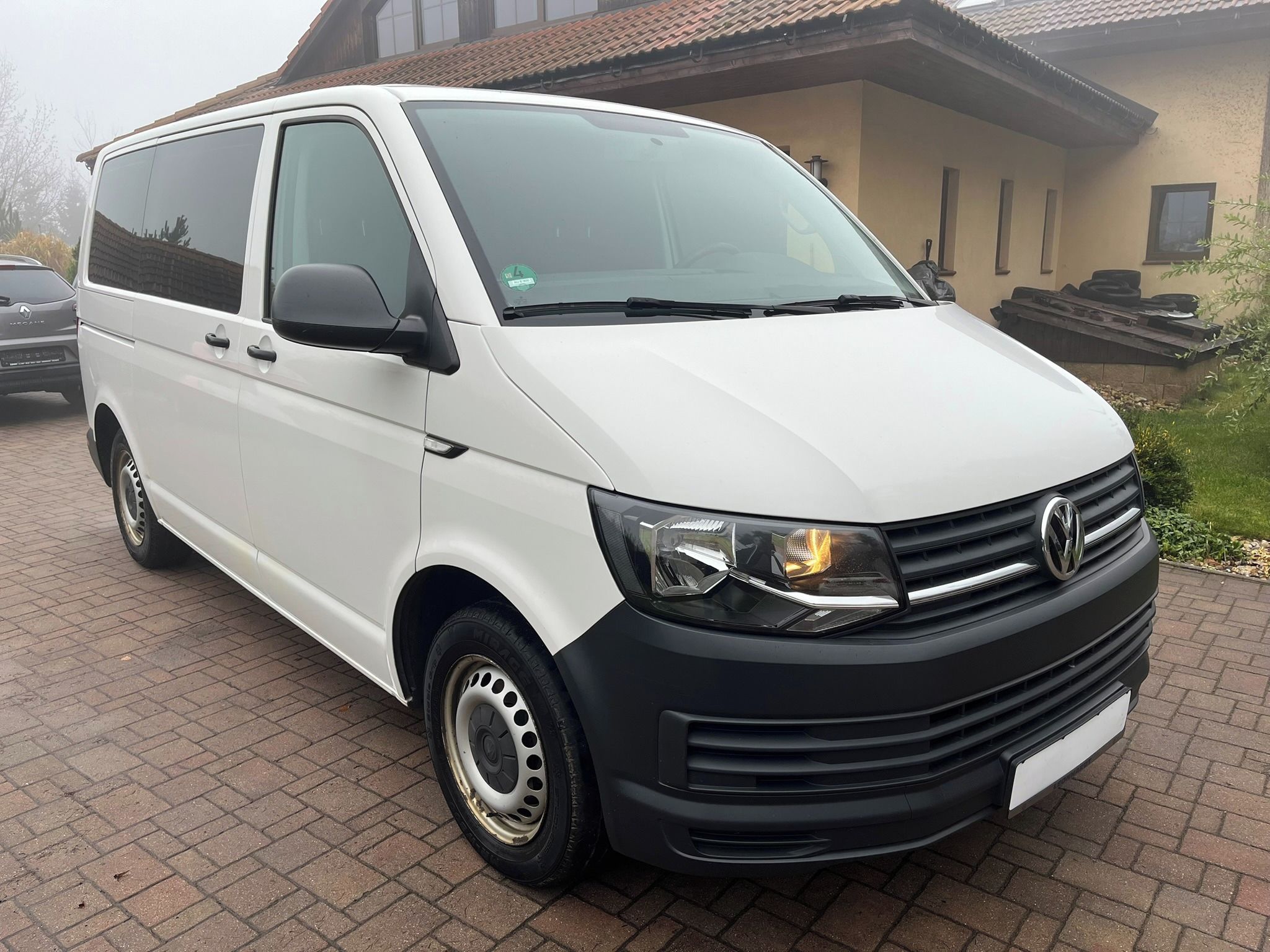 Volkswagen Transporter, 2.0 TDI 9 míst Velký Servis - fotka 2