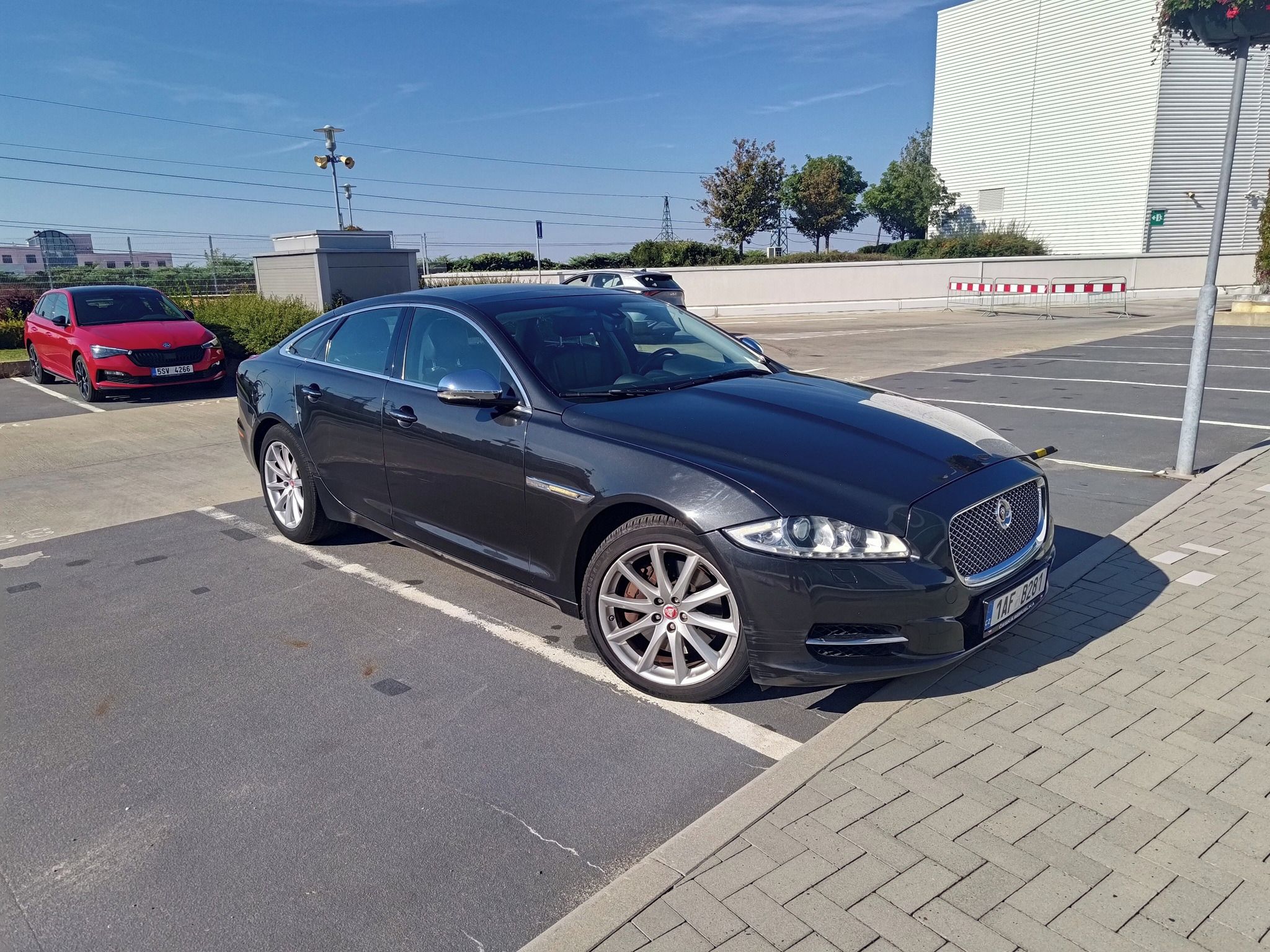 Jaguar XJ - fotka 5