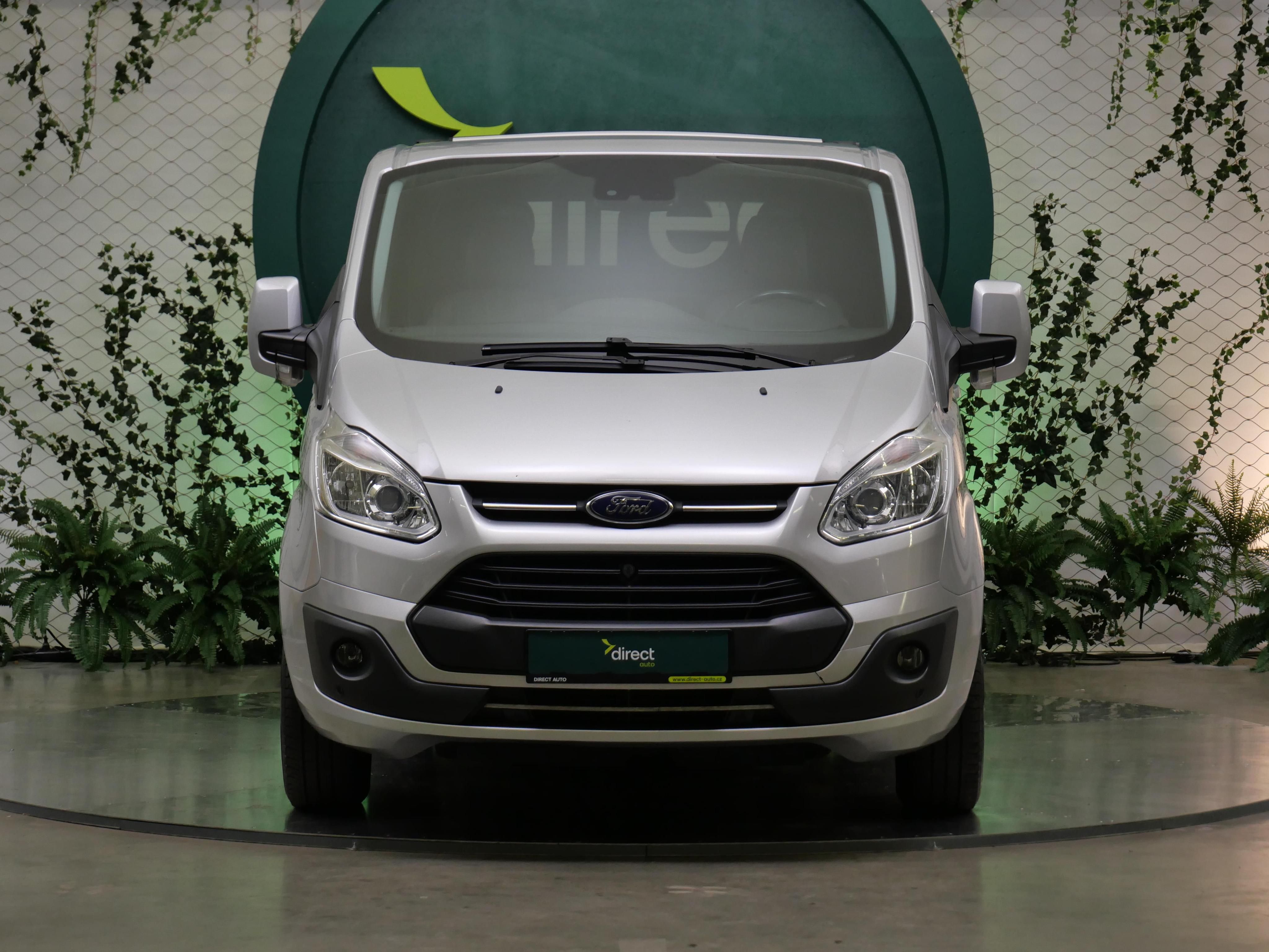 Ford Tourneo Custom, 2.0 TDCi 125 kW L1 Titanium - fotka 4