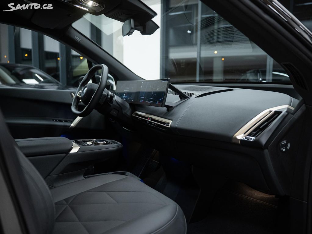 BMW iX 50 385KW 4x4 R22 LUXUS A VÝKON | Sauto.cz