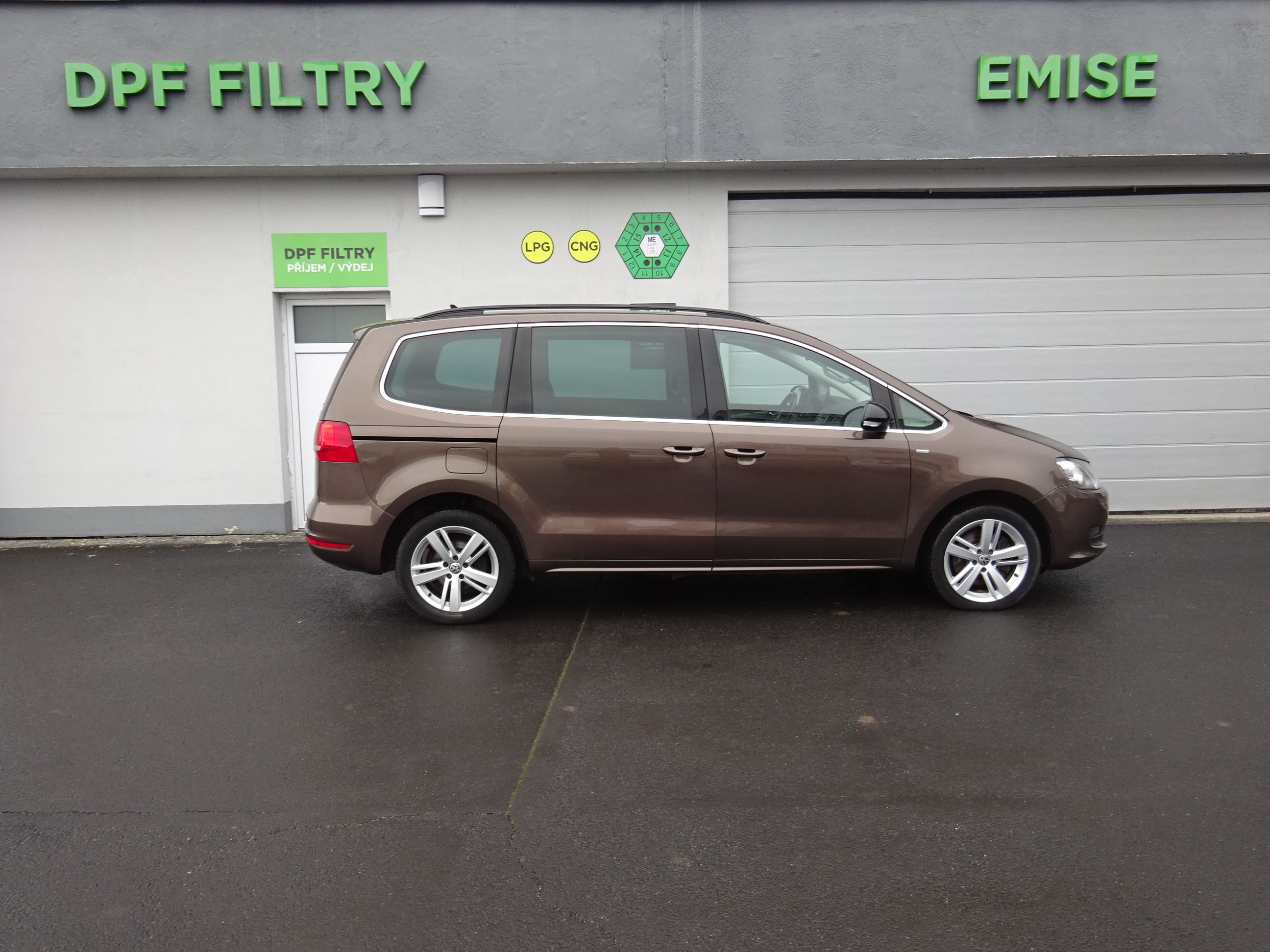 Volkswagen Sharan, 2.0 TDi MATCH DSG - fotka 2