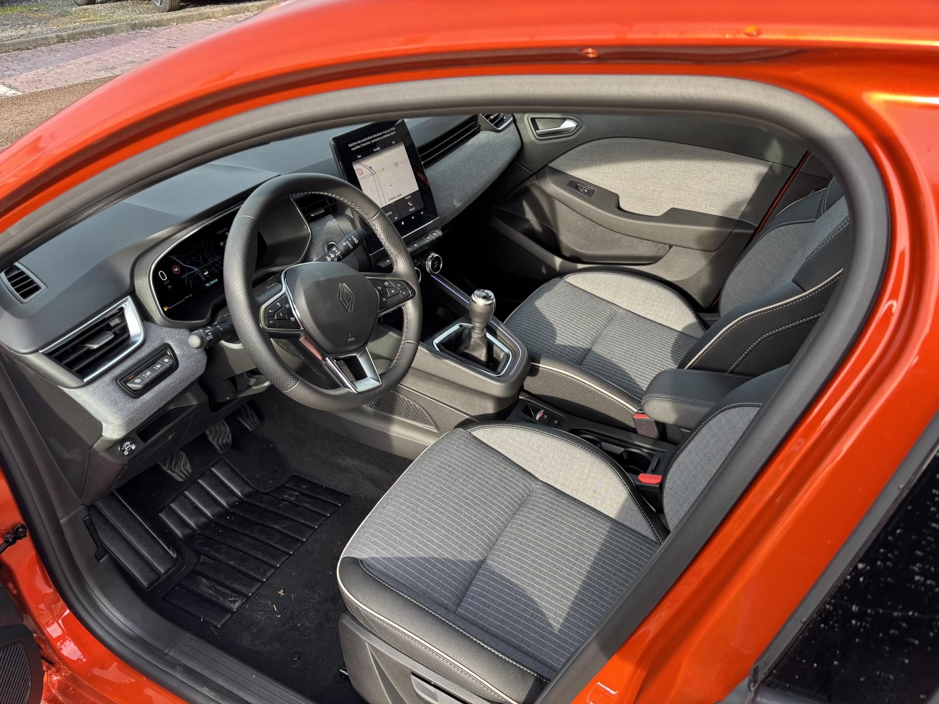 Renault Clio, techno Eco-G 100 + BOSE - fotka 5