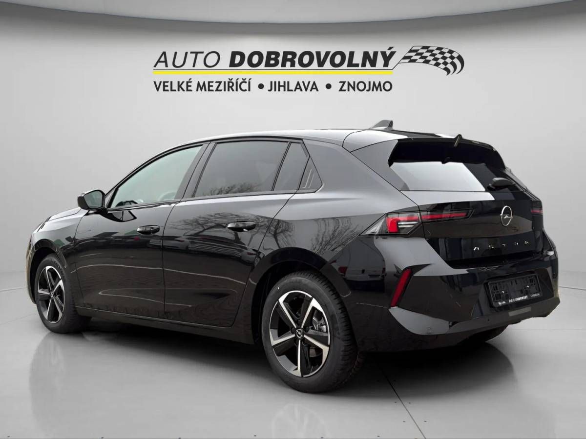 Opel Astra, Edition HB 1.2 TURBO (96kW/130 - fotka 5