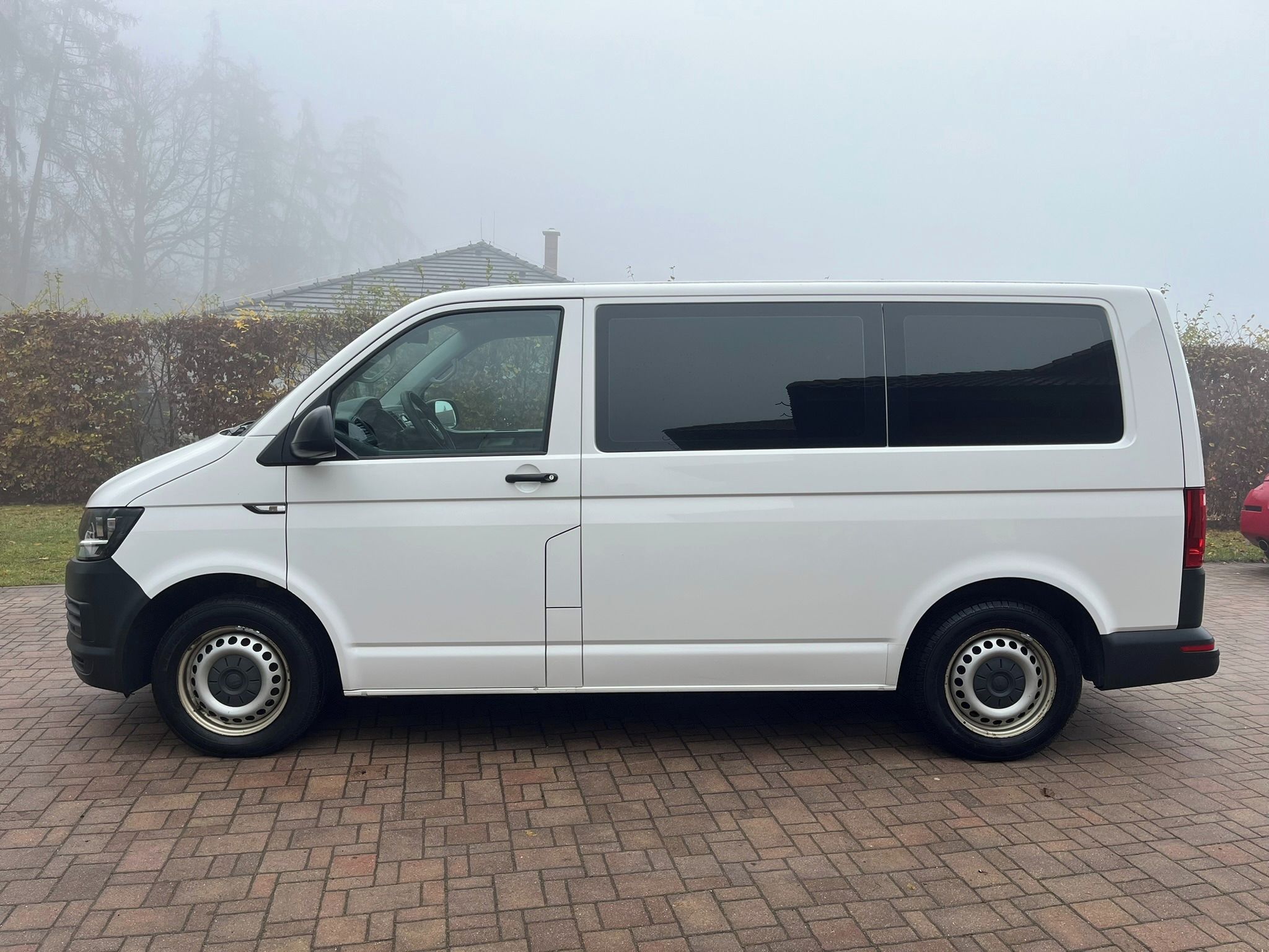 Volkswagen Transporter, 2.0 TDI 9 míst Velký Servis - fotka 5