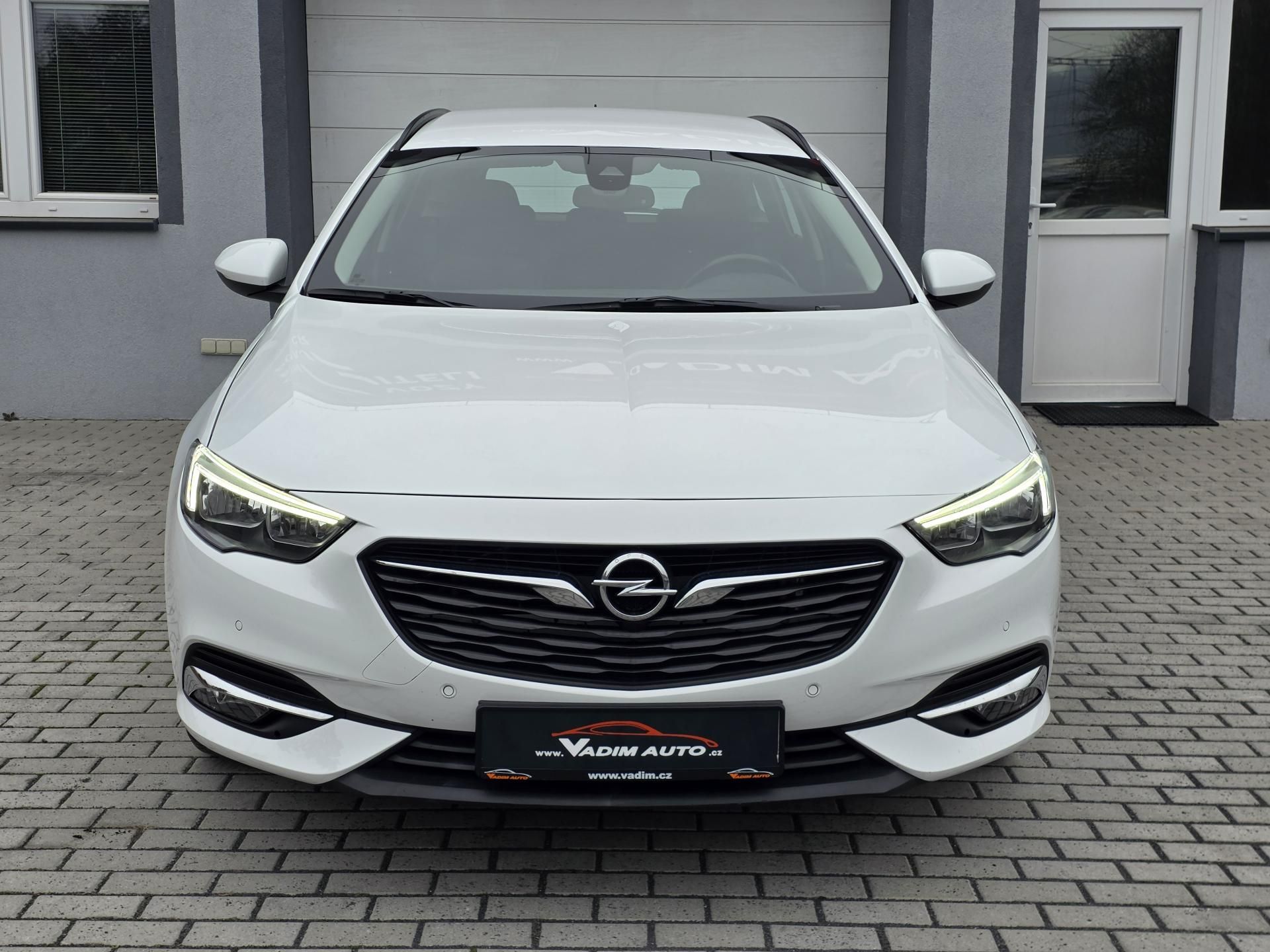 Opel Insignia, 2.0 CDTi 125KW AUTOMAT ČR NOVÉ - fotka 5
