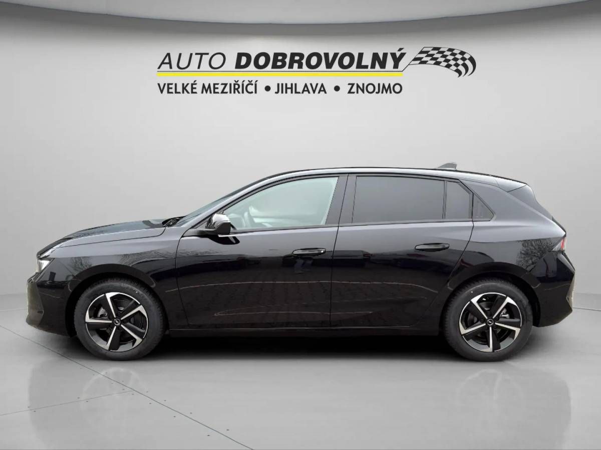 Opel Astra, Edition HB 1.2 TURBO (96kW/130 - fotka 3