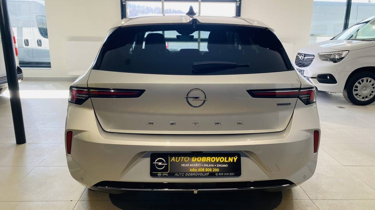 Opel Astra, Elegance HB 1.6 PHEV 132kW/180 - fotka 5
