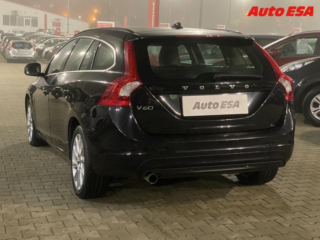 Volvo V60, 1.6D,AC,kůže - fotka 6