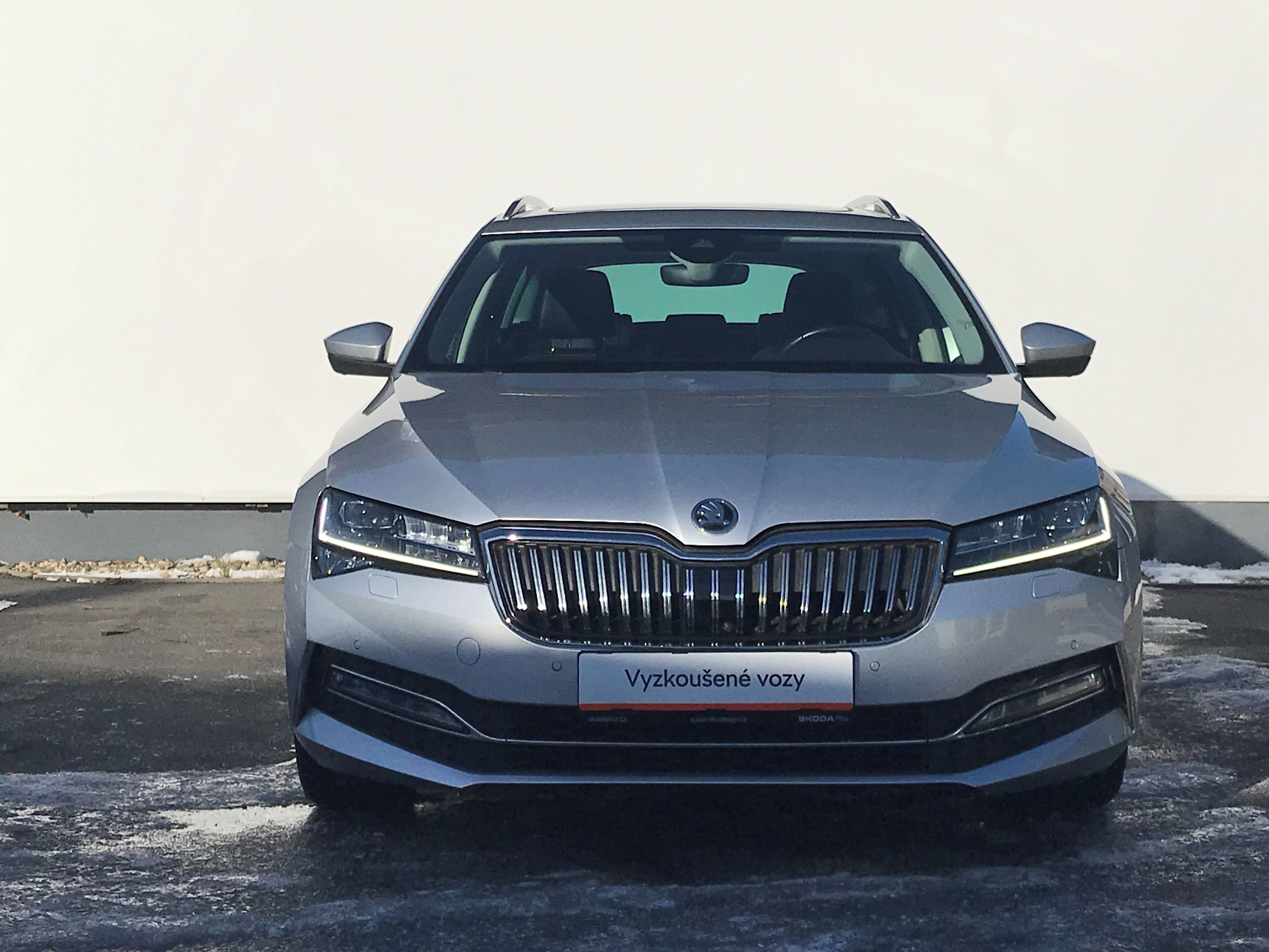 Škoda Superb, 4x4 TDi 147kW L&K+TAŽNÉ+DCC - fotka 4