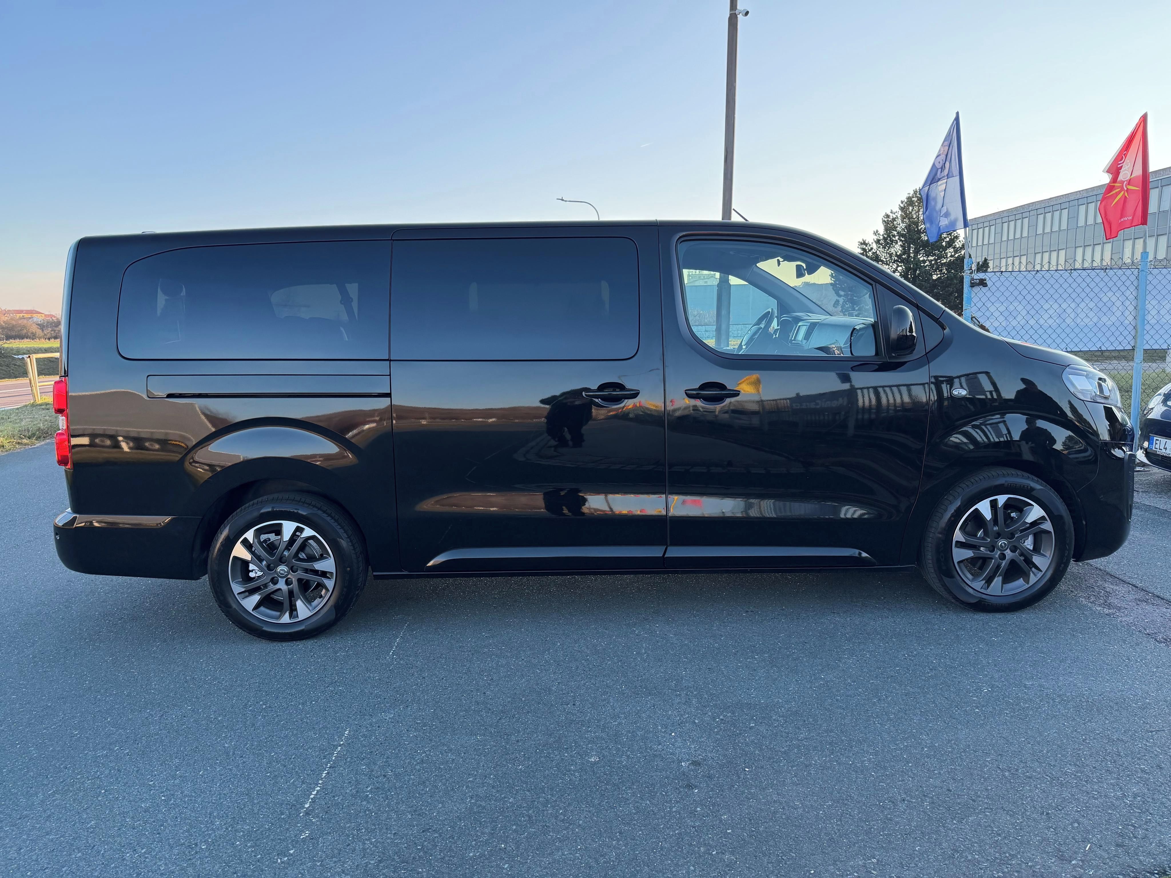 Opel Vivaro, LIFFE 2.0 CDT-i 106kW  8 MÍST - fotka 4