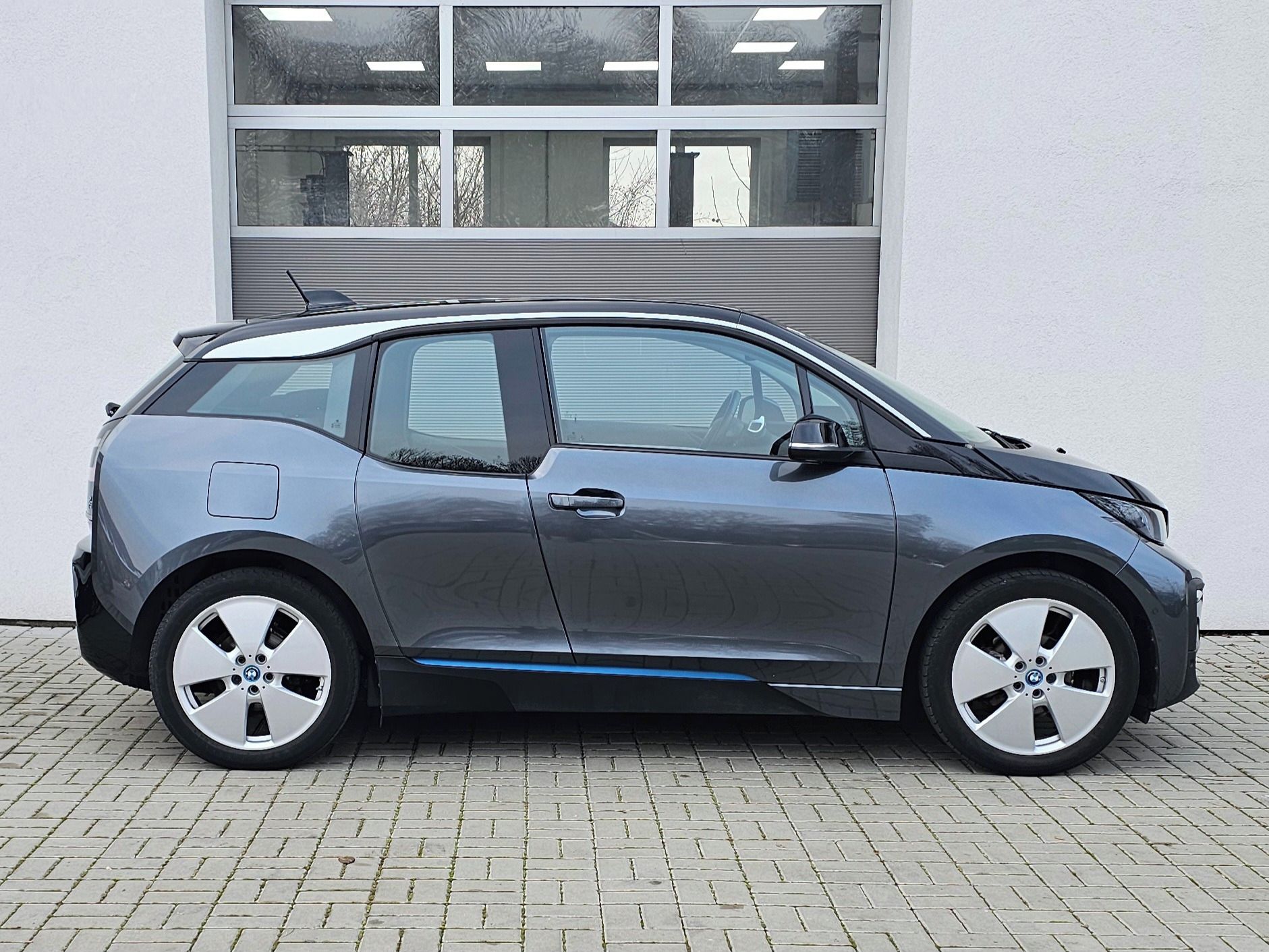 BMW i3, 120Ah, SoH 100% - fotka 5