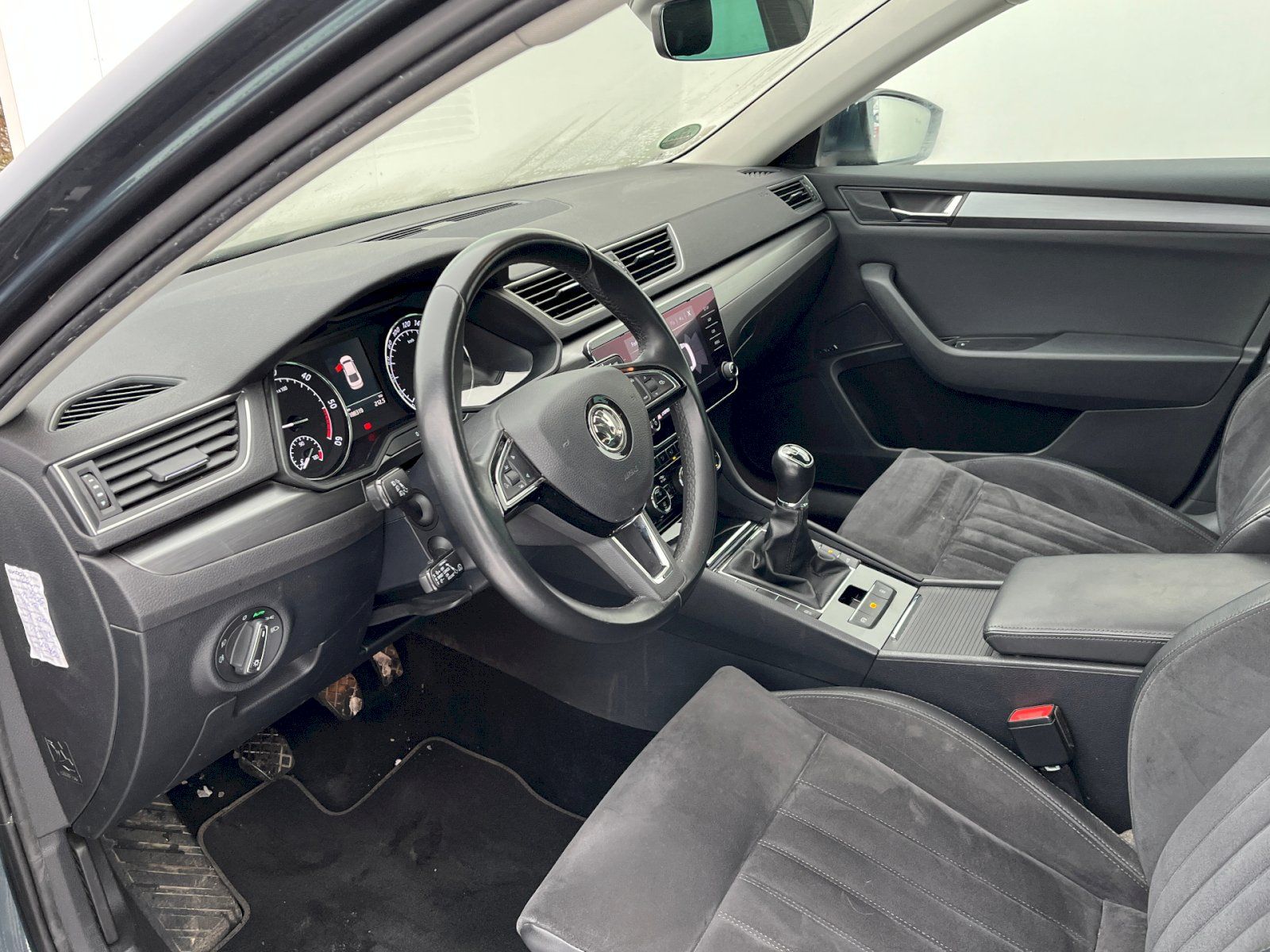 Škoda Superb, 2.0 TDI 110kW Style - fotka 6