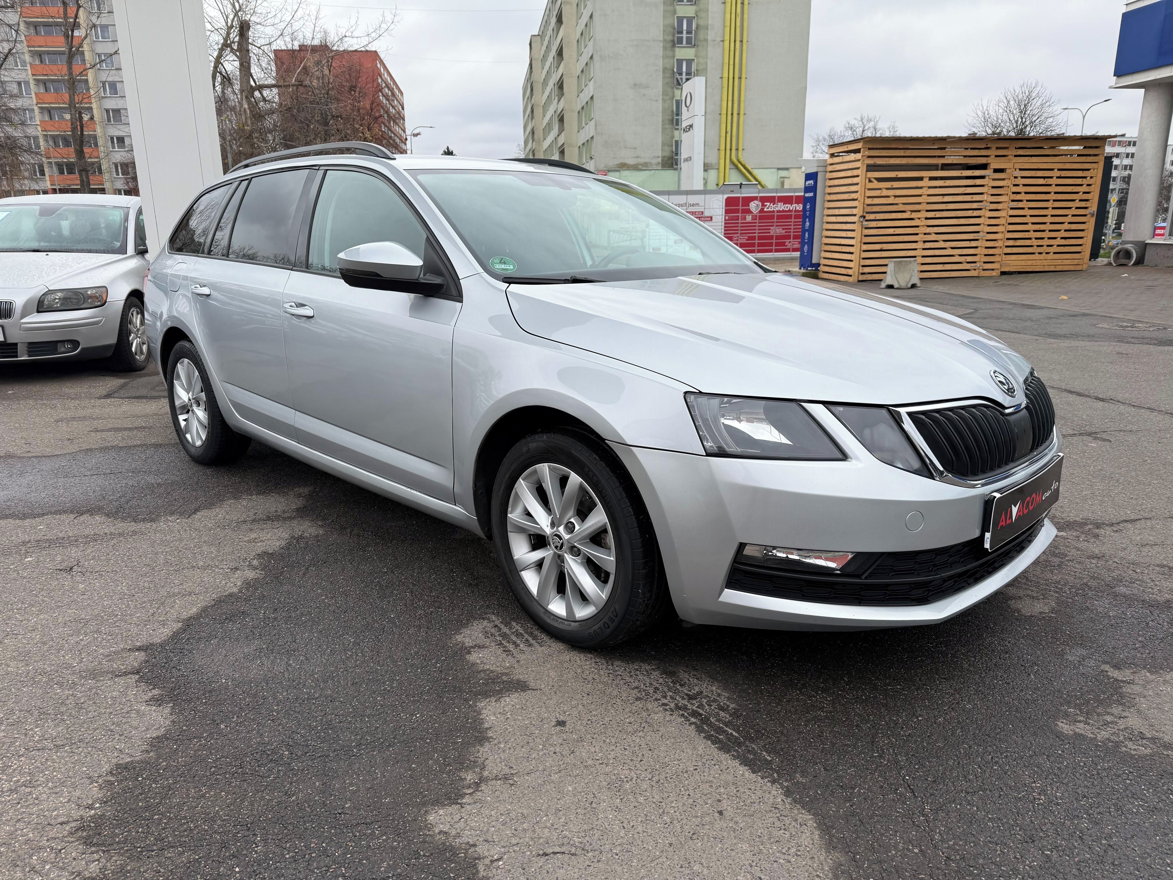 Škoda Octavia, 1.6 TDi DSG - fotka 4