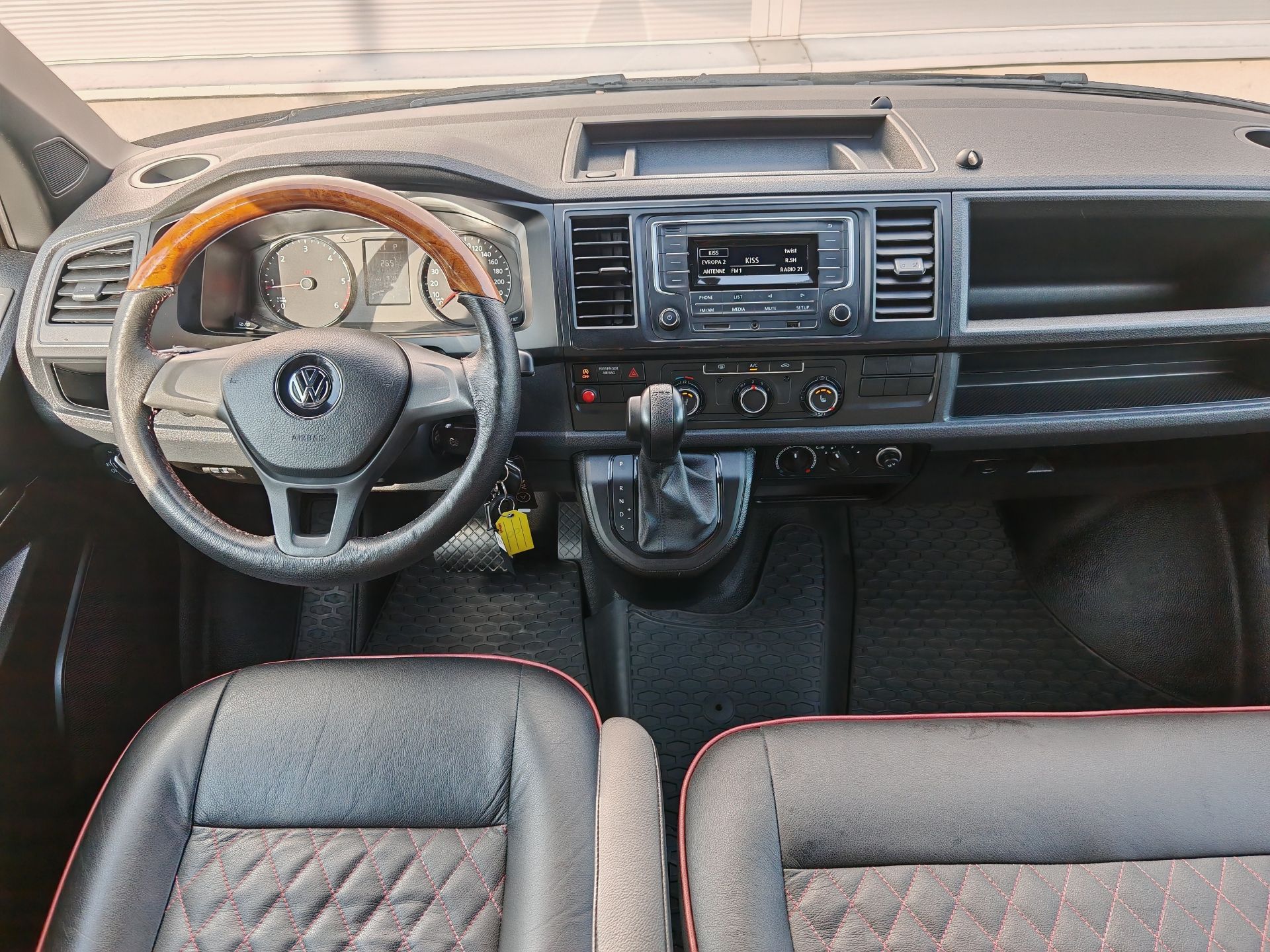 Volkswagen Caravelle, 2.0 TDI 110kW DSG SPECIAL - fotka 5