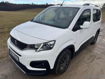 1.5BlueHDI ALLURE 5 MÍST ČR