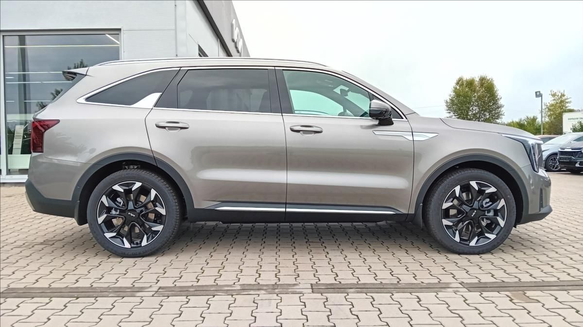 Kia Sorento, 2,2 CRDi SCR 4x4 8DCT TOP 7P - fotka 4
