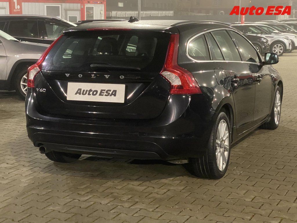 Volvo V60, 1.6D,AC,kůže - fotka 4