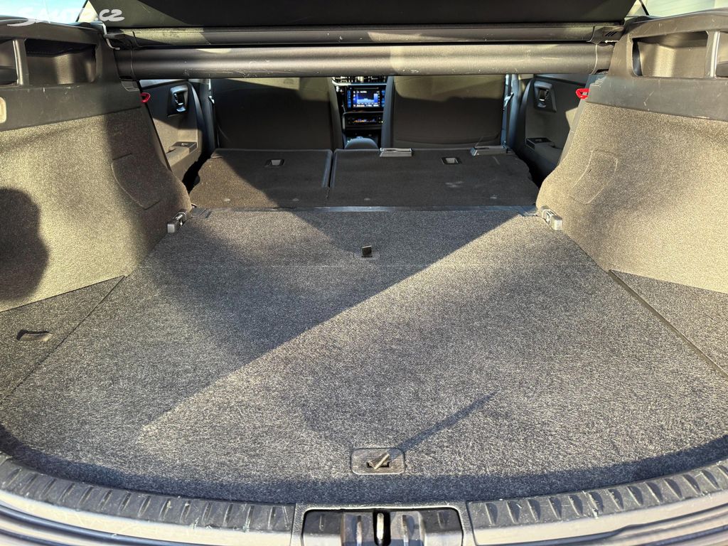 Toyota Auris, fotka 13