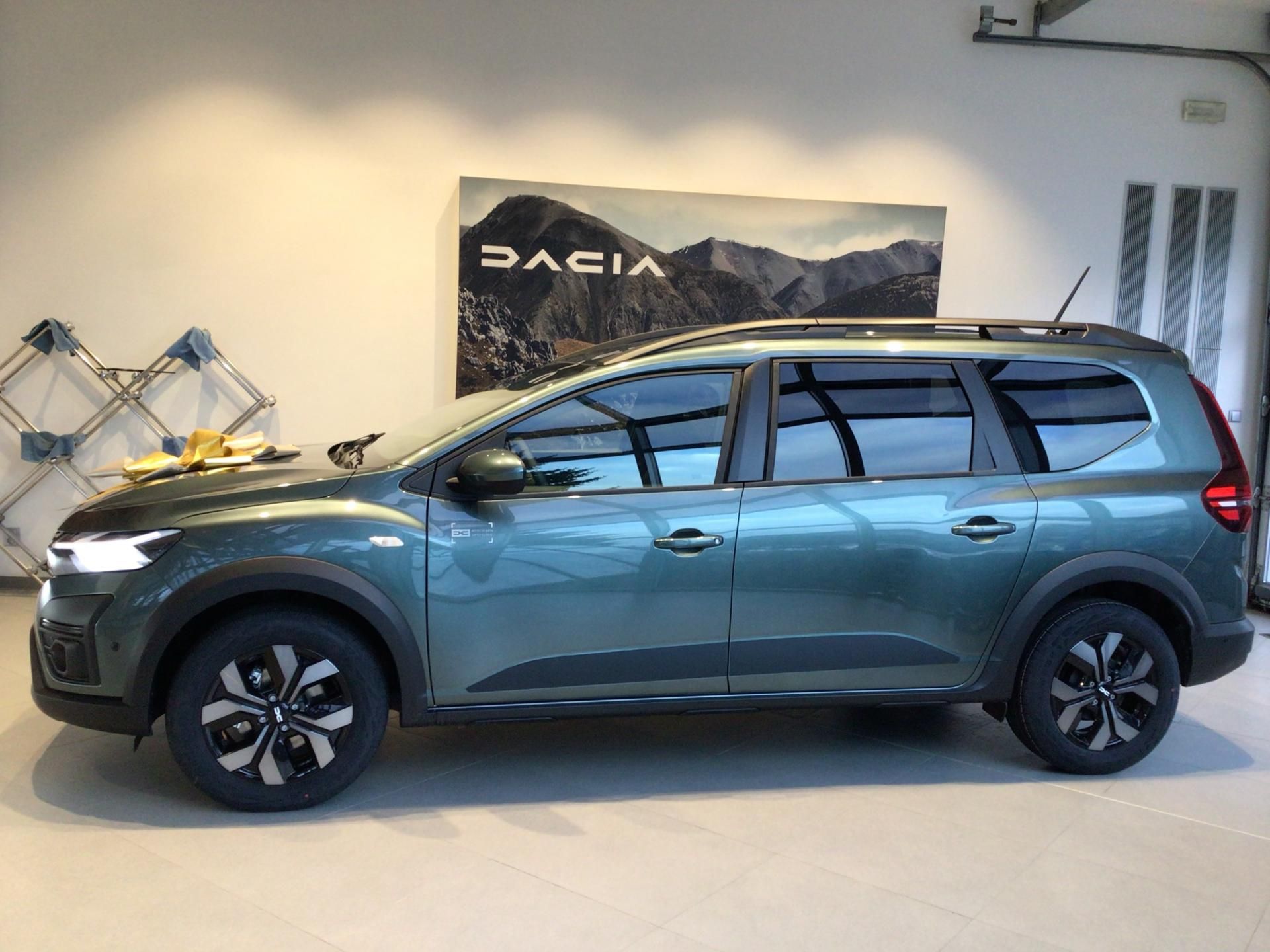 Dacia Jogger, AUTOMAT 140PS 7MÍST SKLADEM - fotka 4