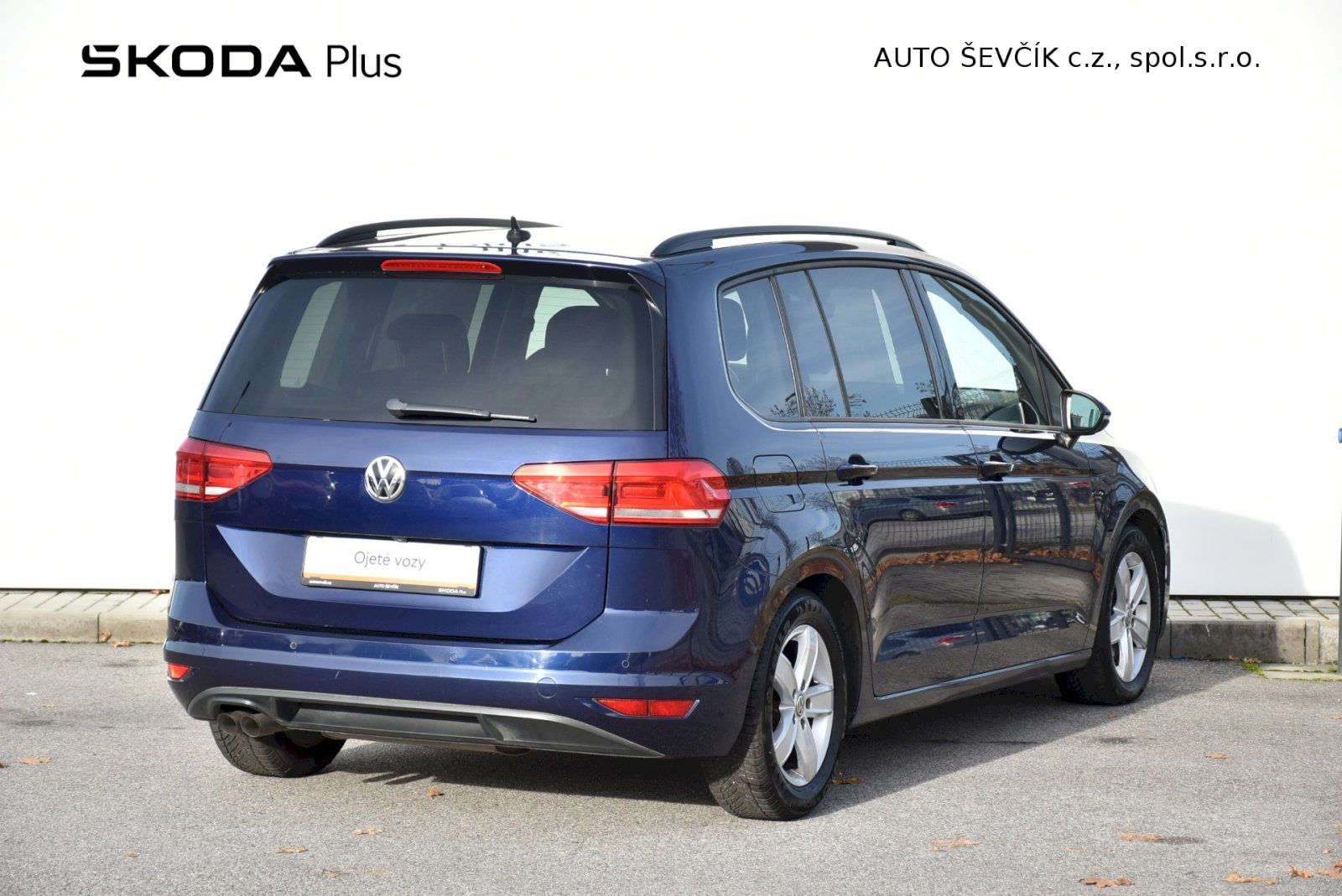 Volkswagen Touran, Trendline 2.0 TDI 110kW DSG - fotka 2