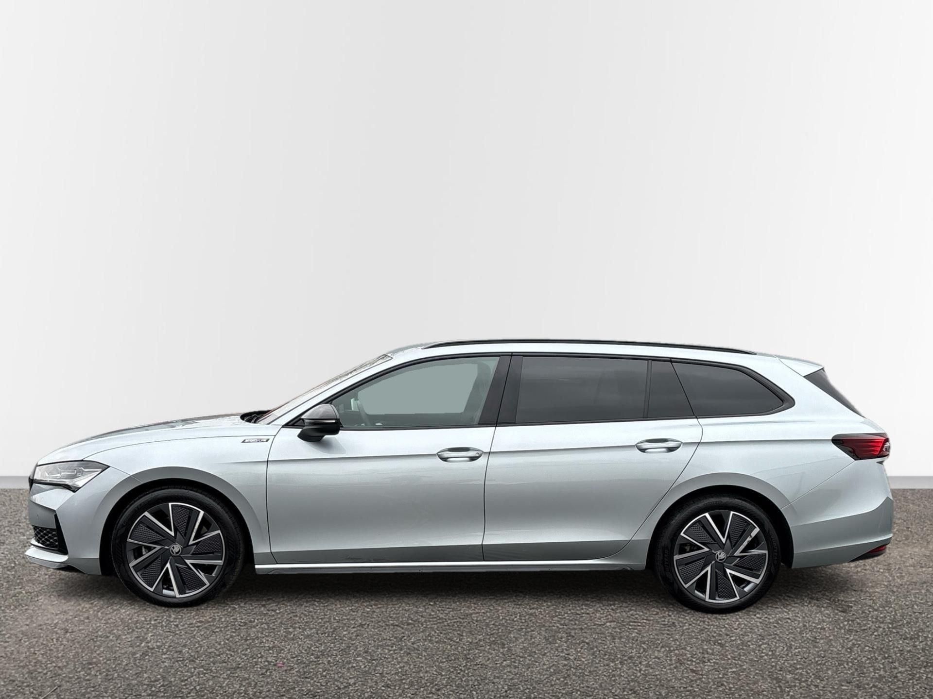 Škoda Superb, 2.0 TSI / 195 kW Sportline 4x4 - fotka 3