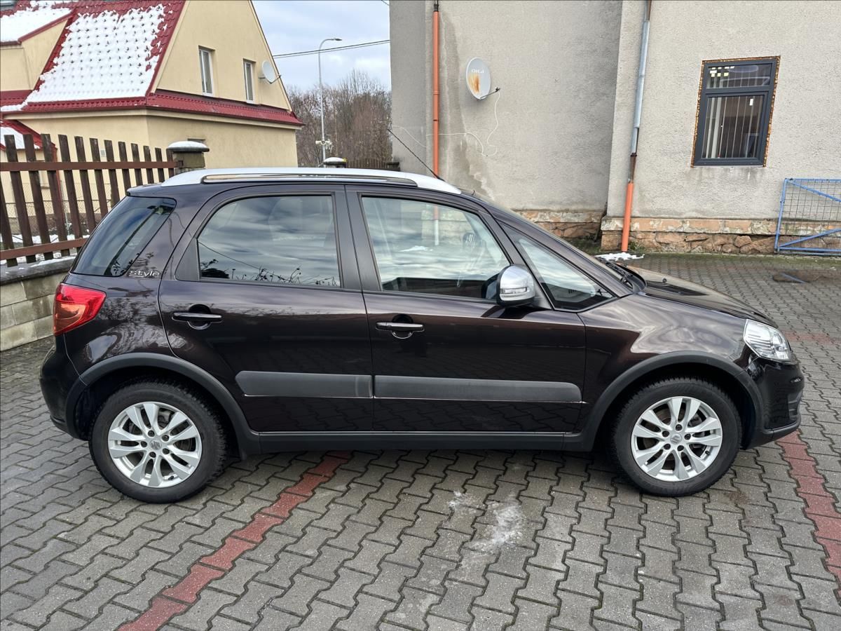 Suzuki SX4, 1,6 1.majitel ! - fotka 2