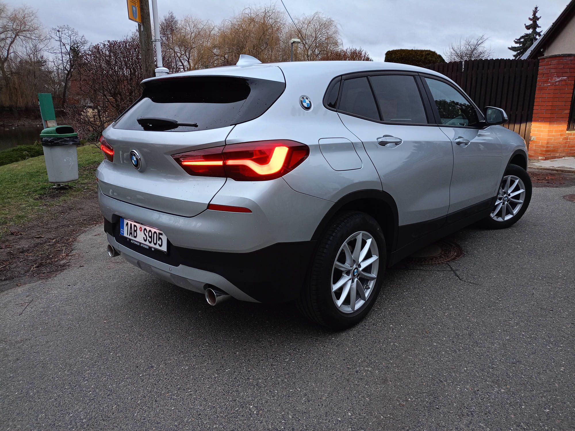 BMW X2, BMW X2 sDrive 2.0 nafta - fotka 2