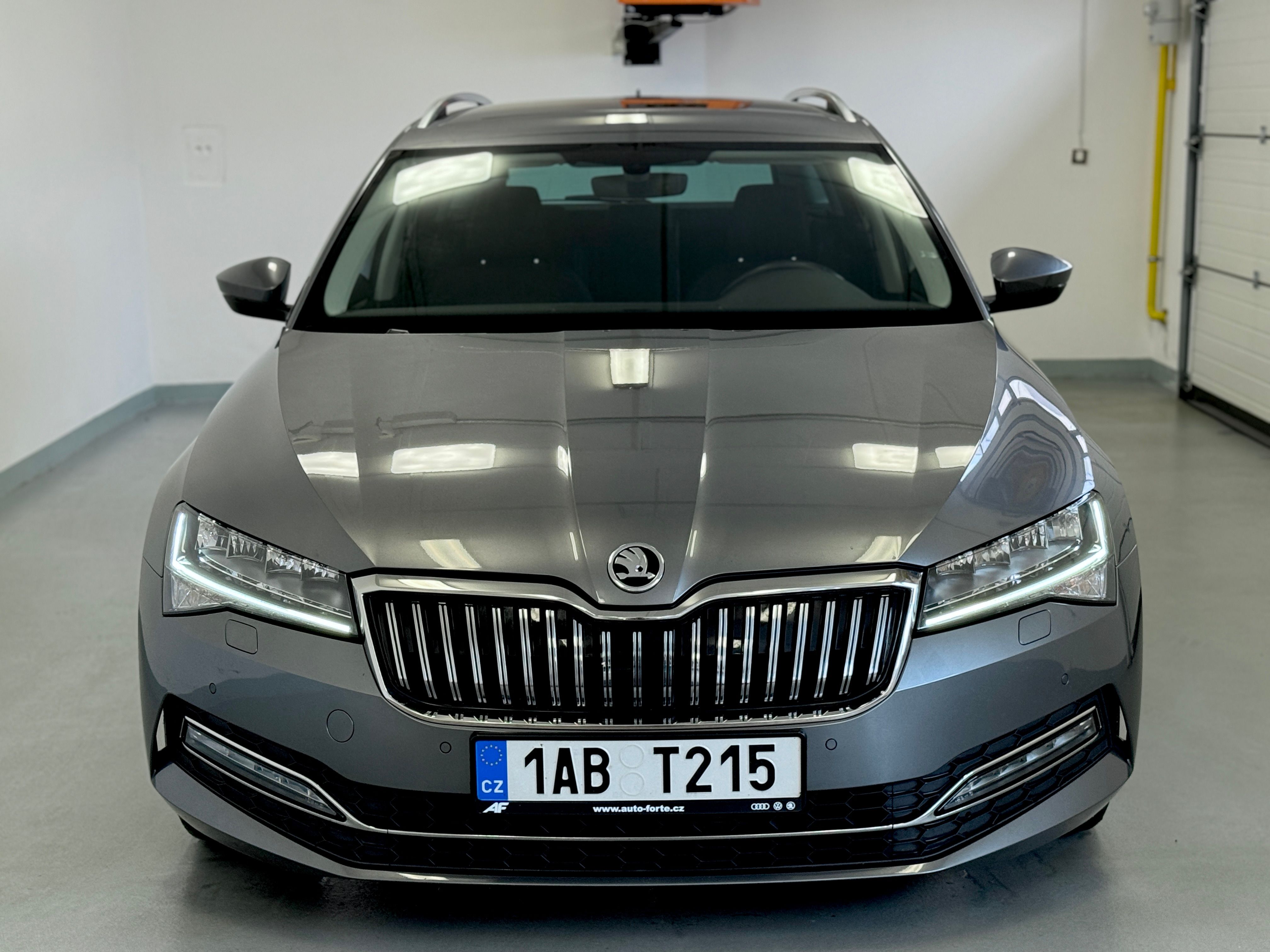 Škoda Superb, 2,0TDI 110 kwDSG Style ČR1.MAJ - fotka 4