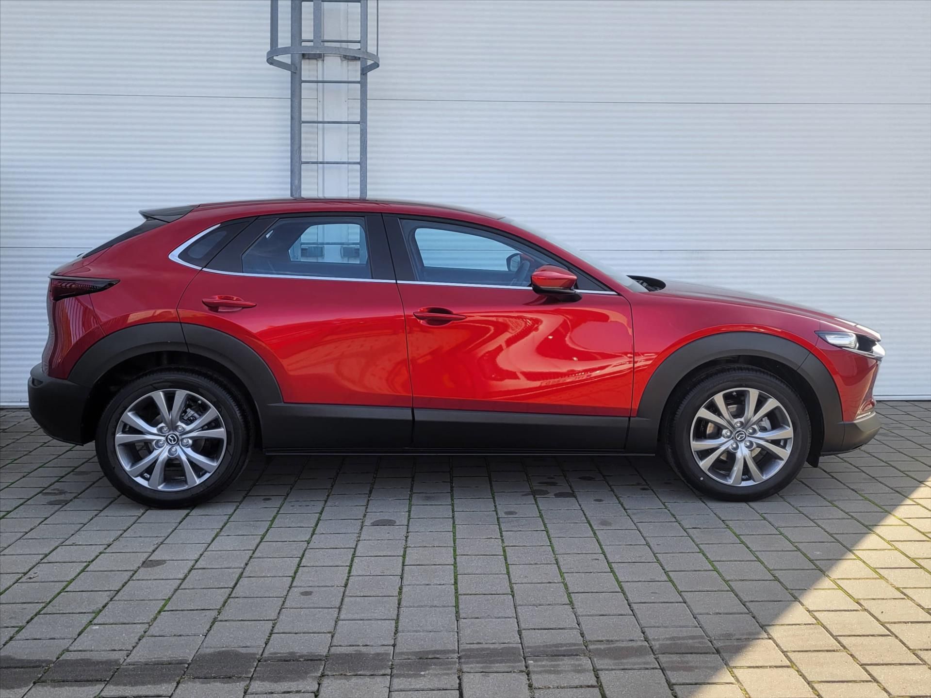 Mazda CX-30, 2,5 e-Skyactiv G140k 6MAN 4x2 - fotka 3