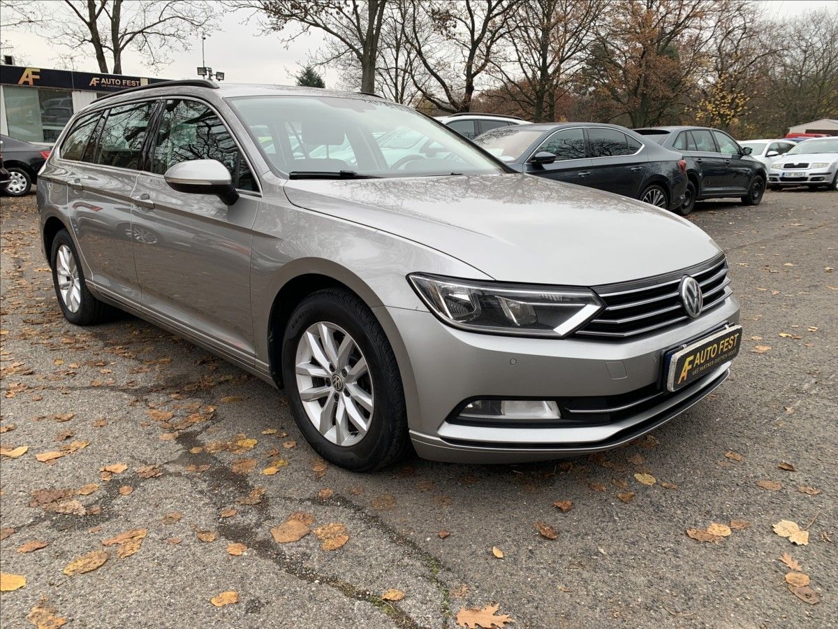 Volkswagen Passat, 2,0 TDI,ČR - fotka 3