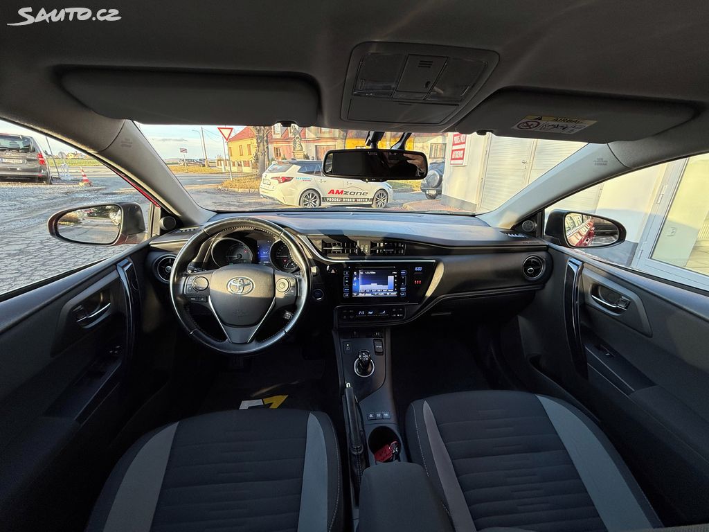 Toyota Auris, fotka 16