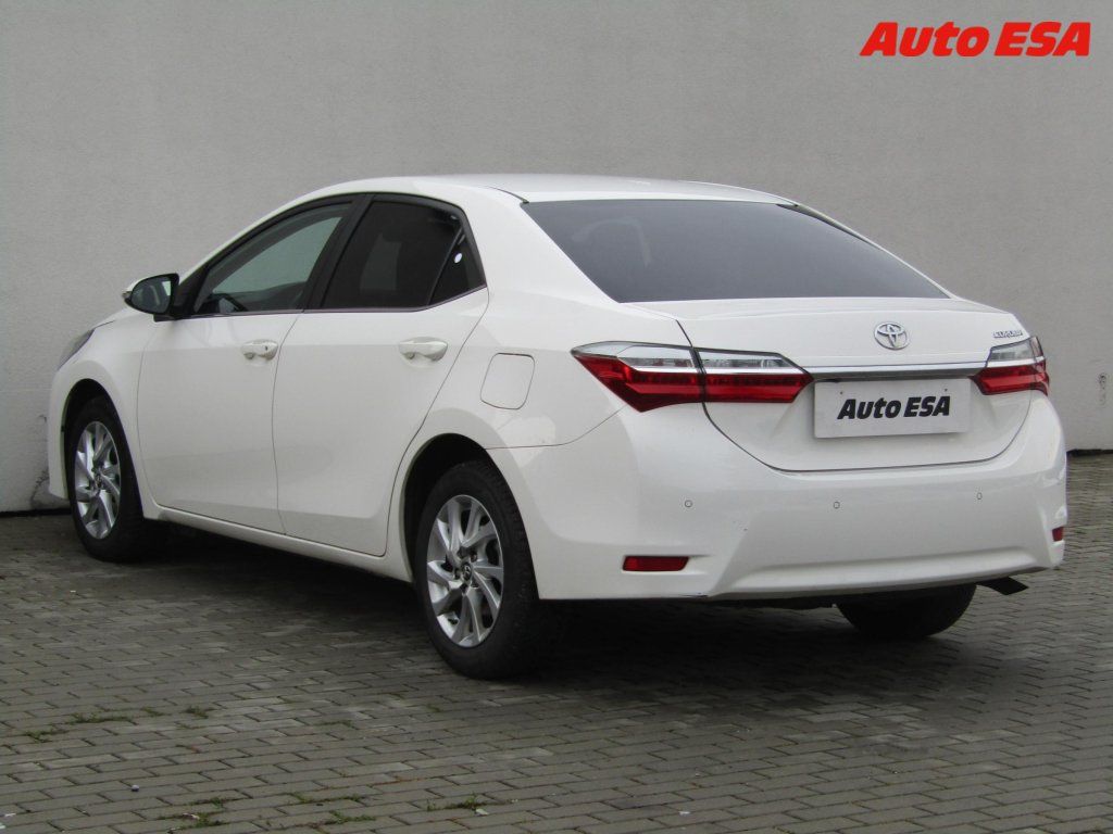 Toyota Corolla, 1.6i,ČR,LED,kamera - fotka 6