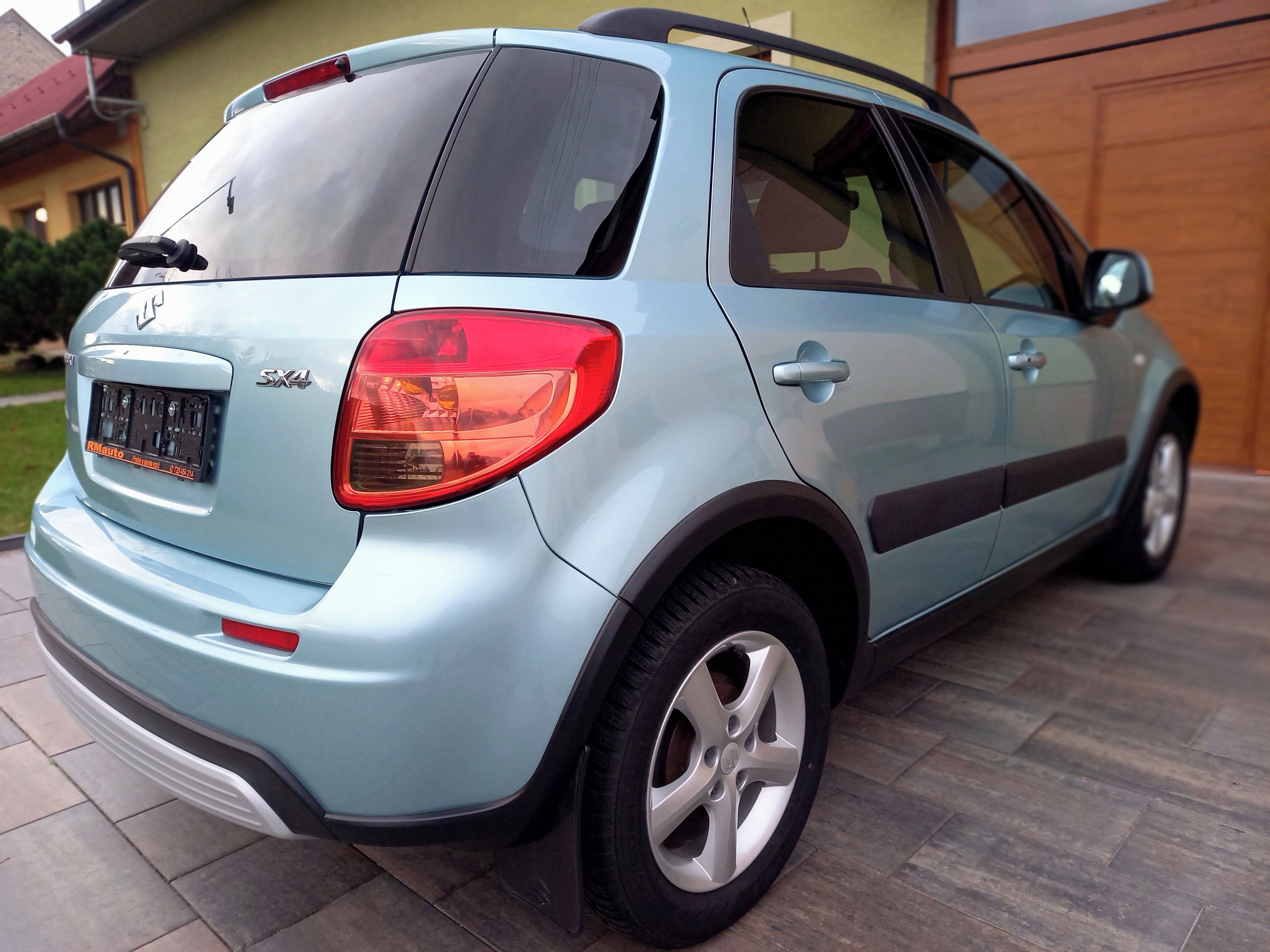 Suzuki SX4, Suzuki SX4 1.6i COMFORT - fotka 4