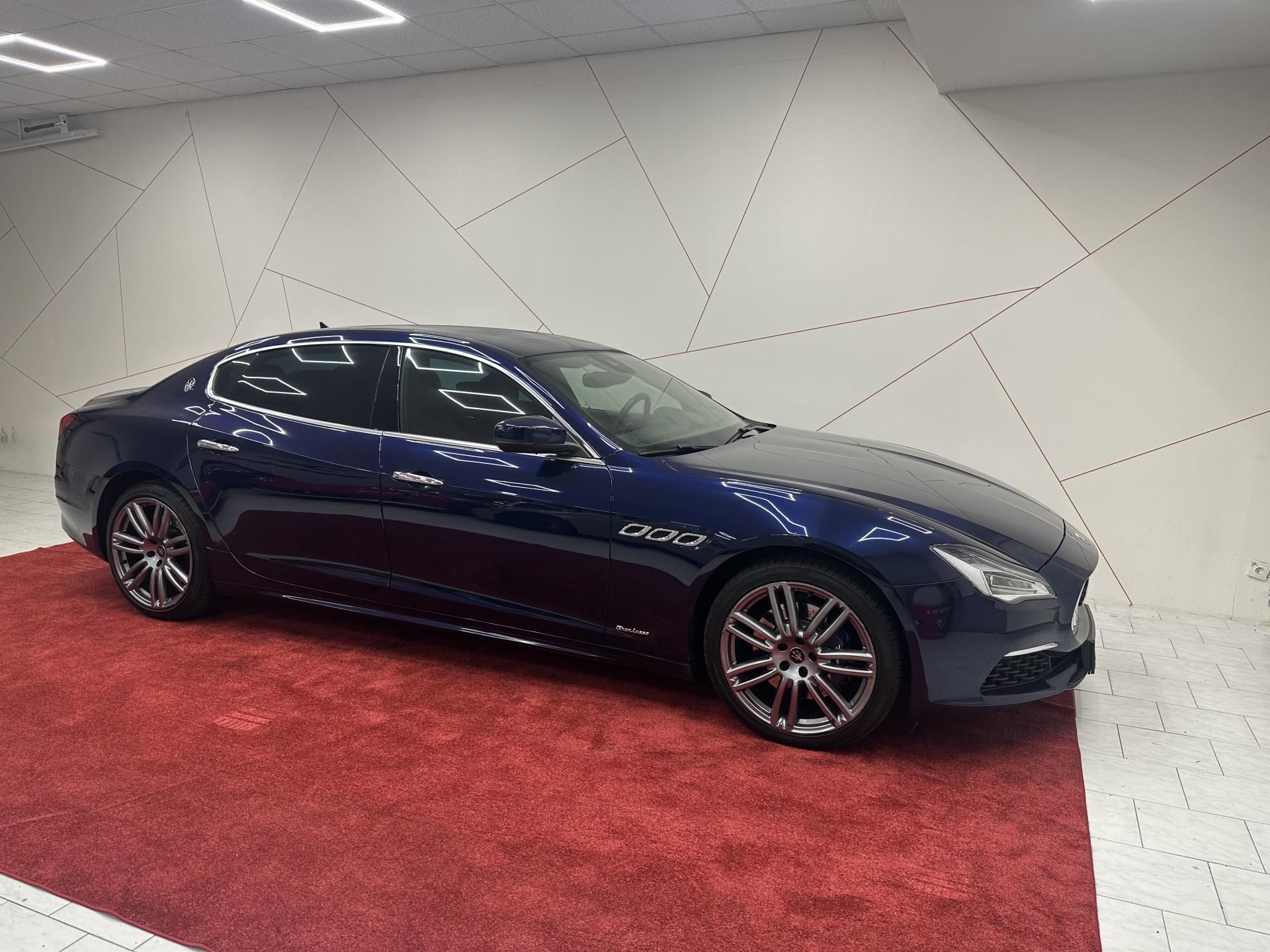 Maserati Quattroporte, SQ4 GranLusso*360*TV*STOLKY - fotka 6