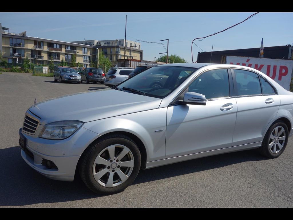 Mercedes-Benz Třídy C, 200 CDi - fotka 3