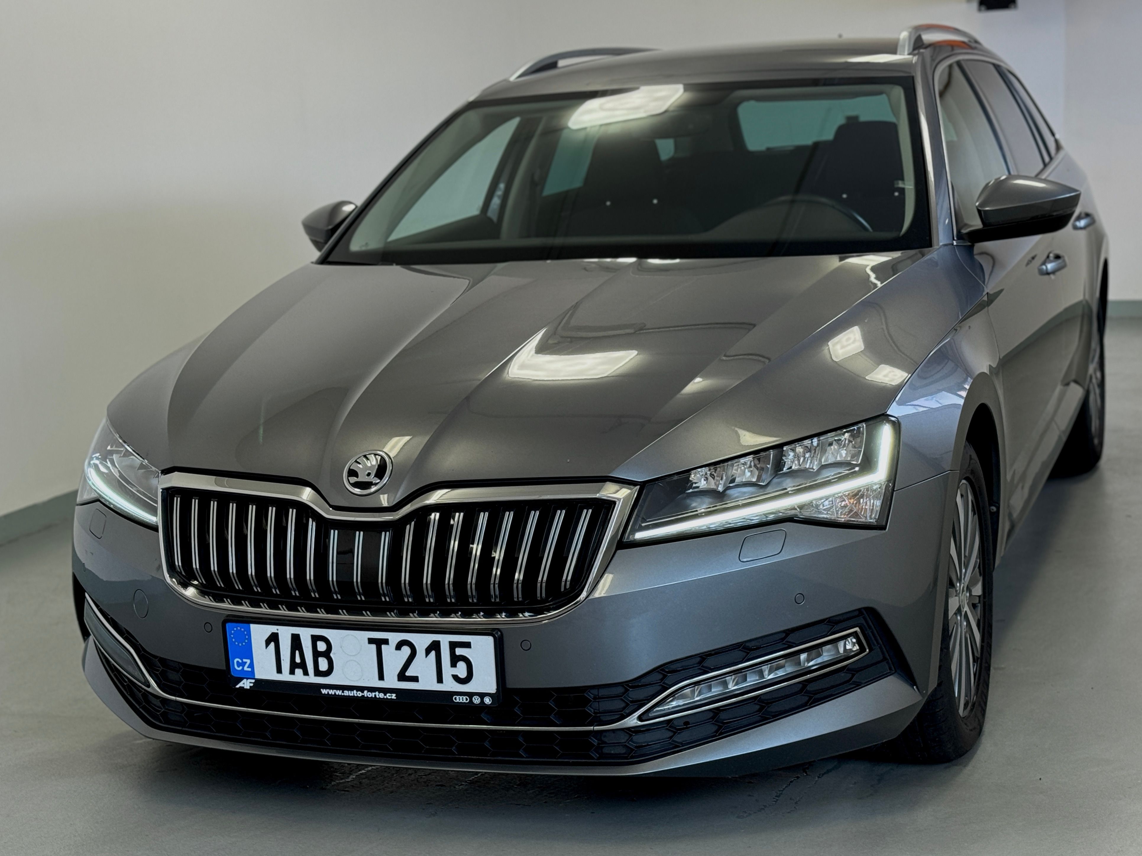 Škoda Superb, 2,0TDI 110 kwDSG Style ČR1.MAJ - fotka 3