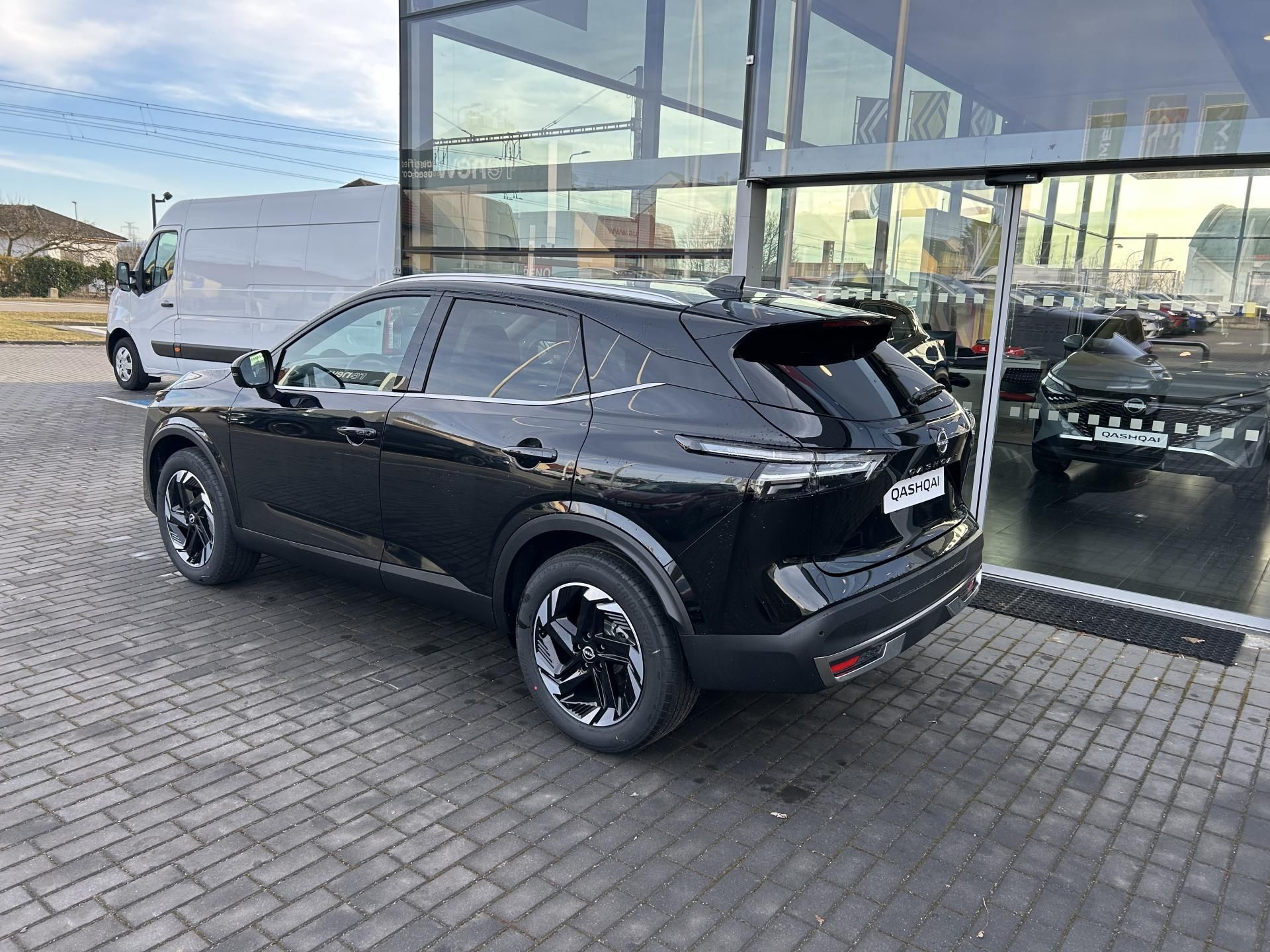 Nissan Qashqai, N-CONNECTA 1.3 DIG-T 103kw 6MT - fotka 6