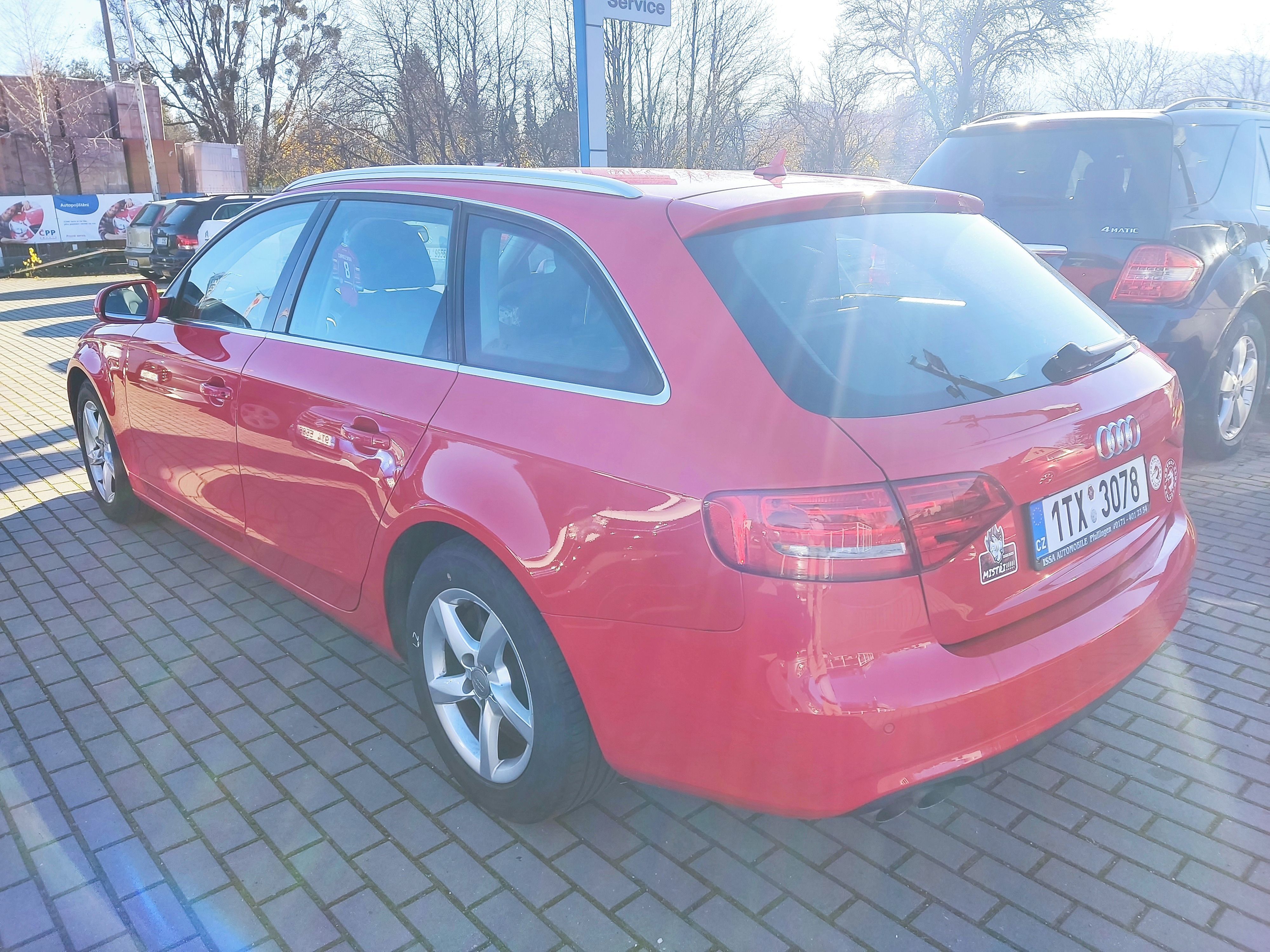 Audi A4 Avant, 2,0TDI - fotka 4