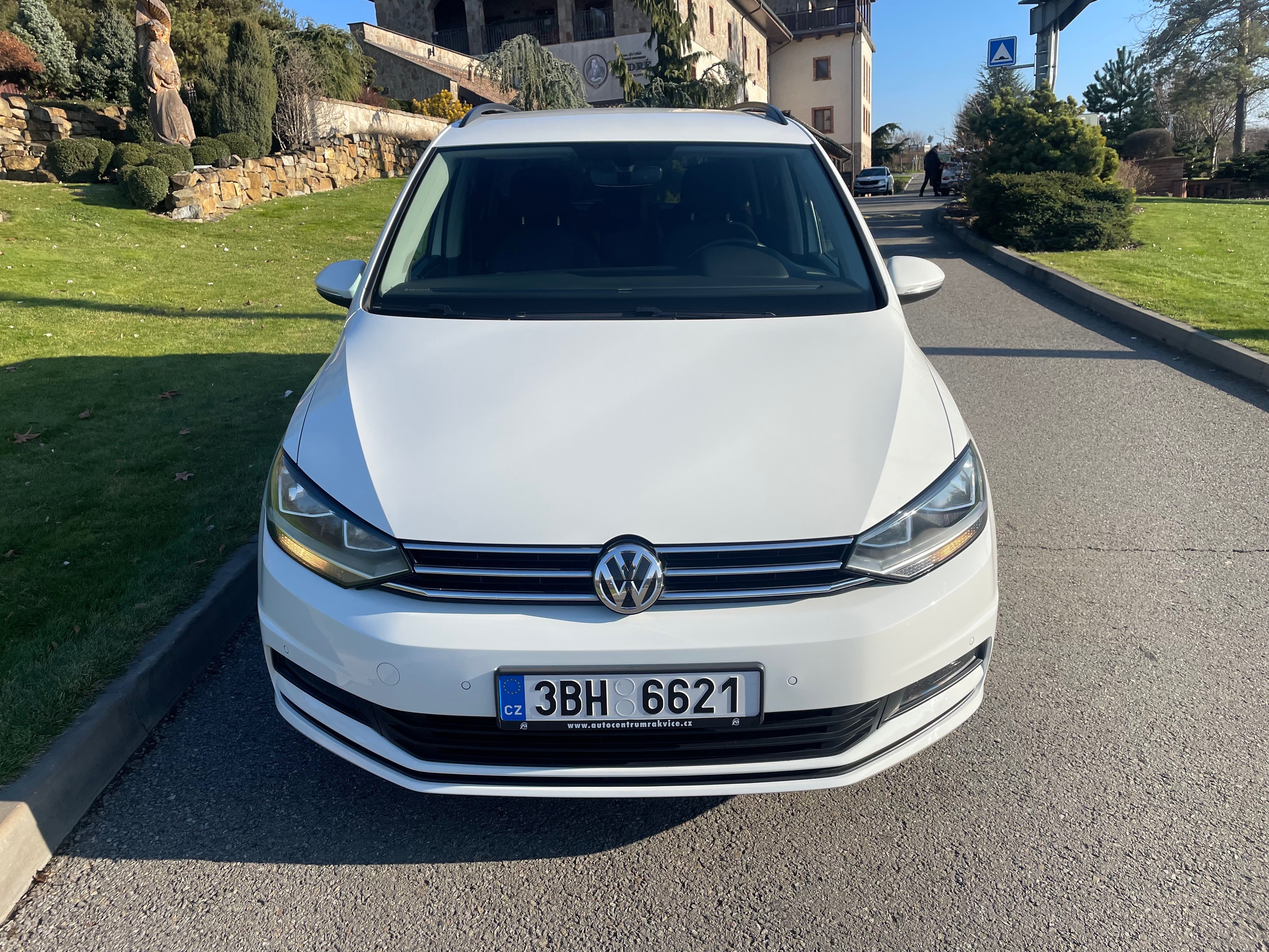 Volkswagen Touran, 1.6 TDi DSG 85KW  7mist - fotka 3