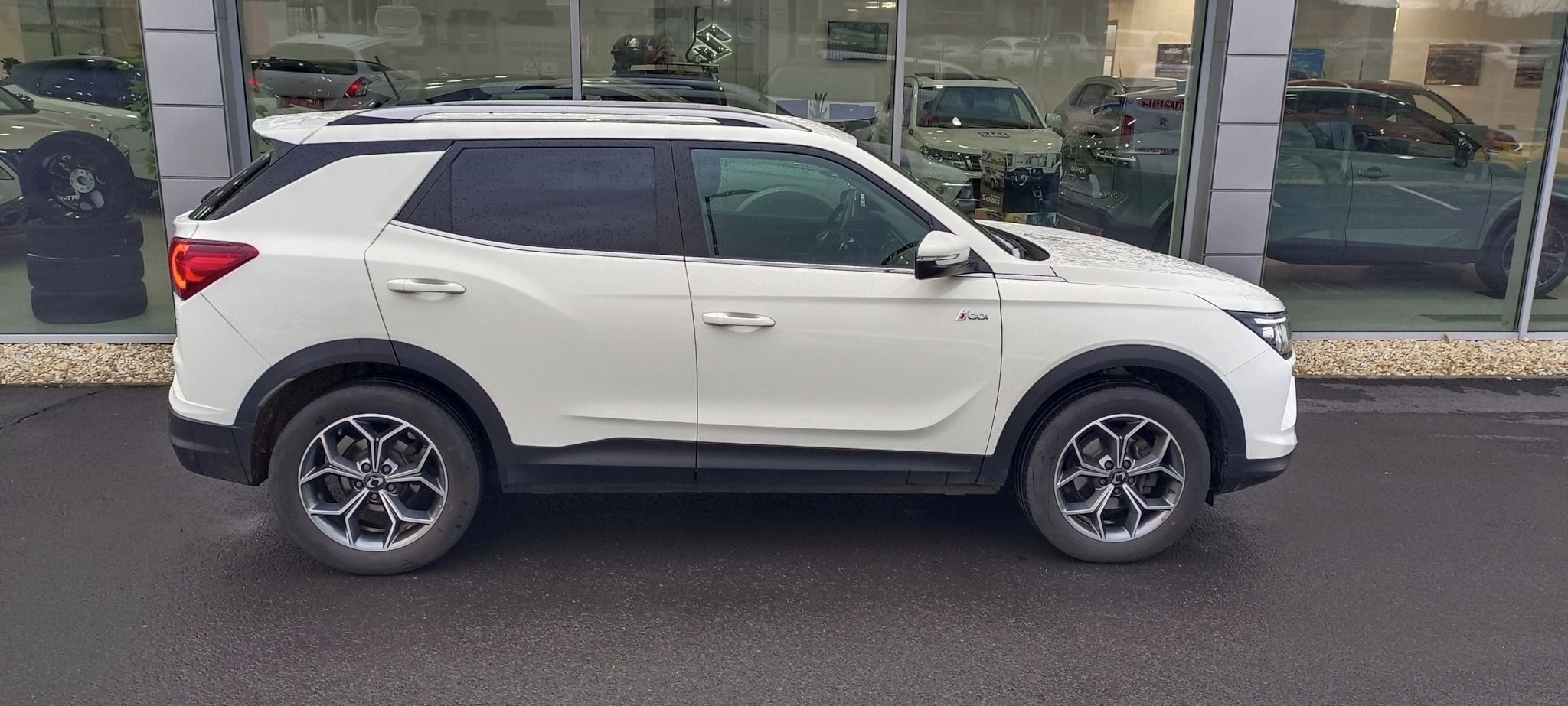 SsangYong Korando, 1,5T STYLE+ AT, ČR,1.MAJ - fotka 5