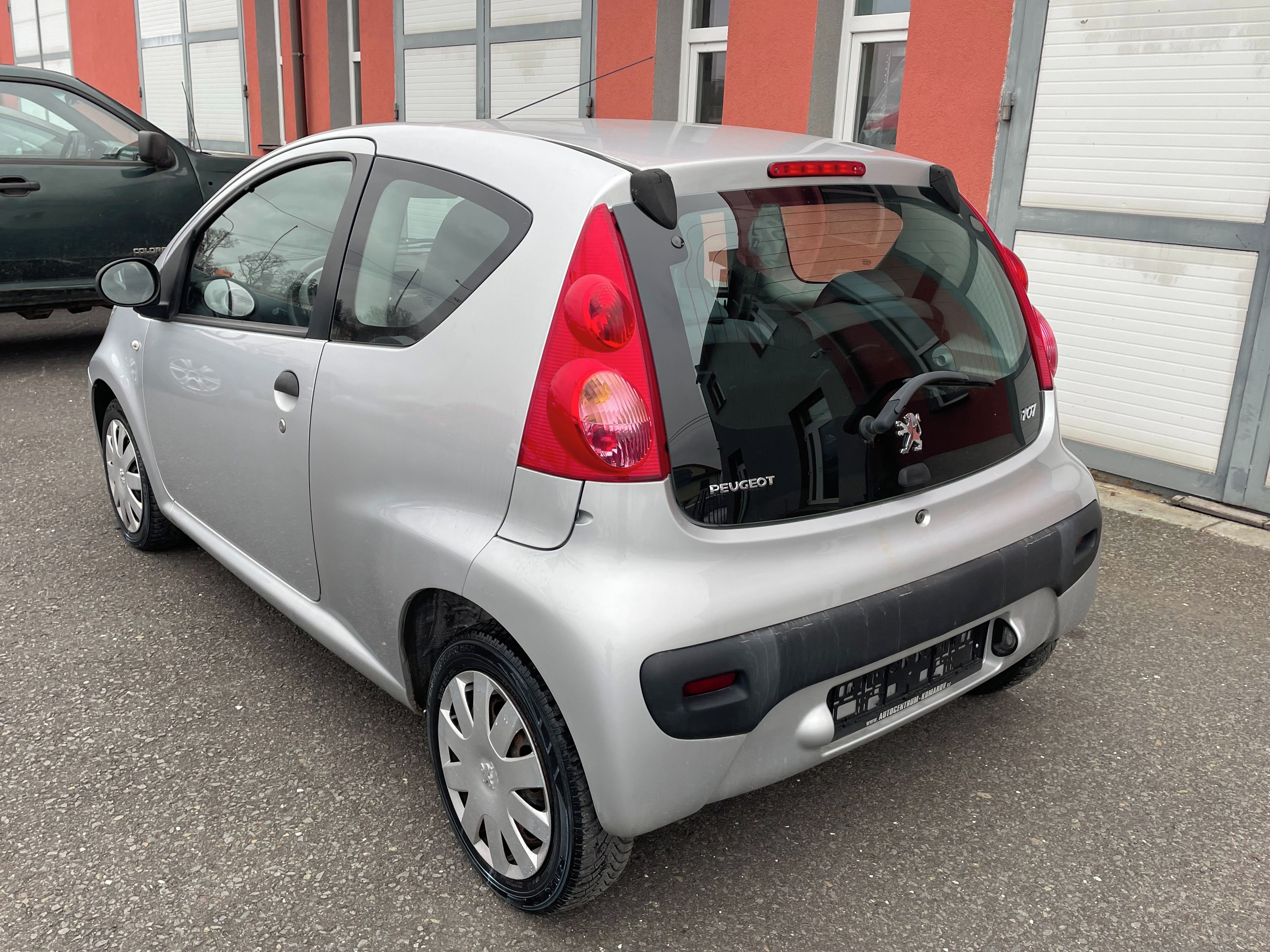 Peugeot 107, 1.0i 50kW ABS Servo - fotka 4