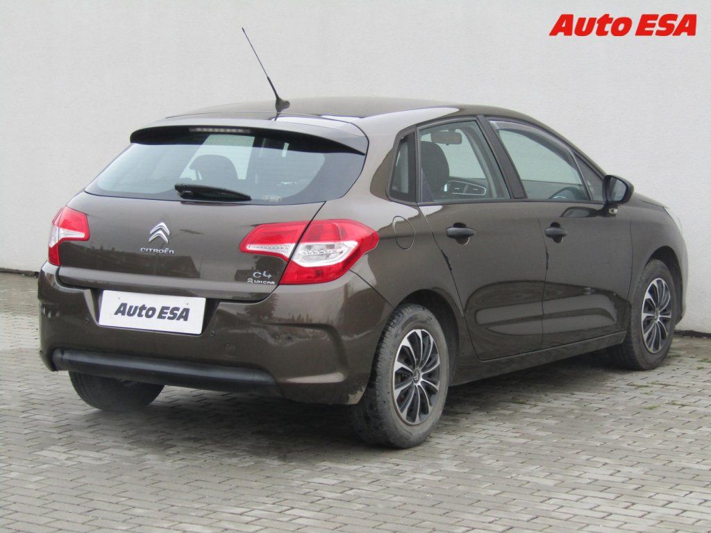 Citroën C4, 1.4i,ČR - fotka 4