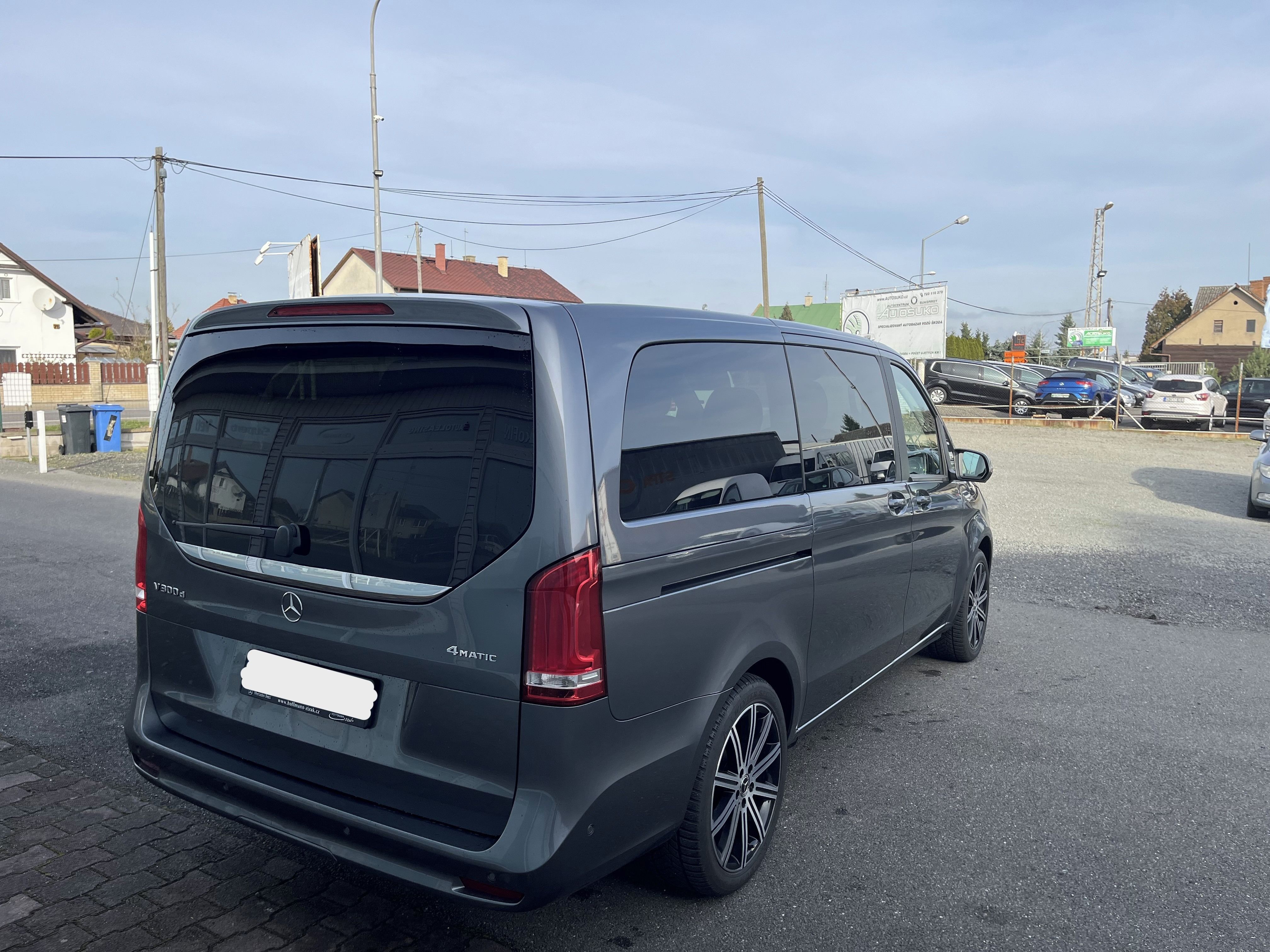 Mercedes-Benz Třídy V, V300 4MATIC - fotka 5