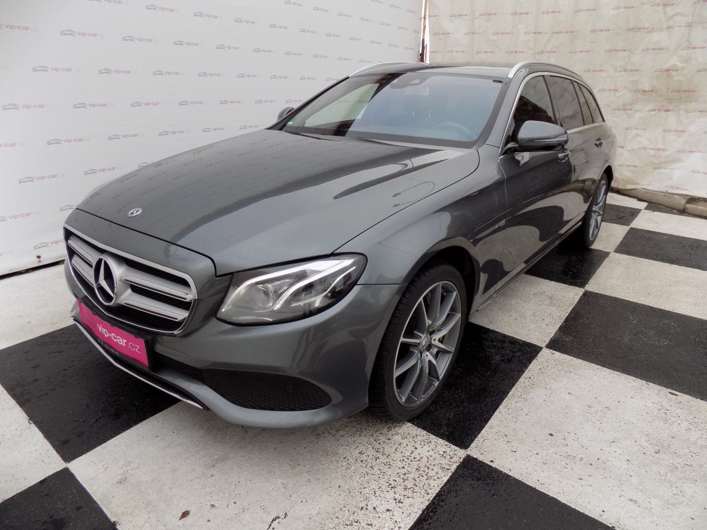 Mercedes-Benz Třídy E, 400d/4-M/Full-LED/Webasto/