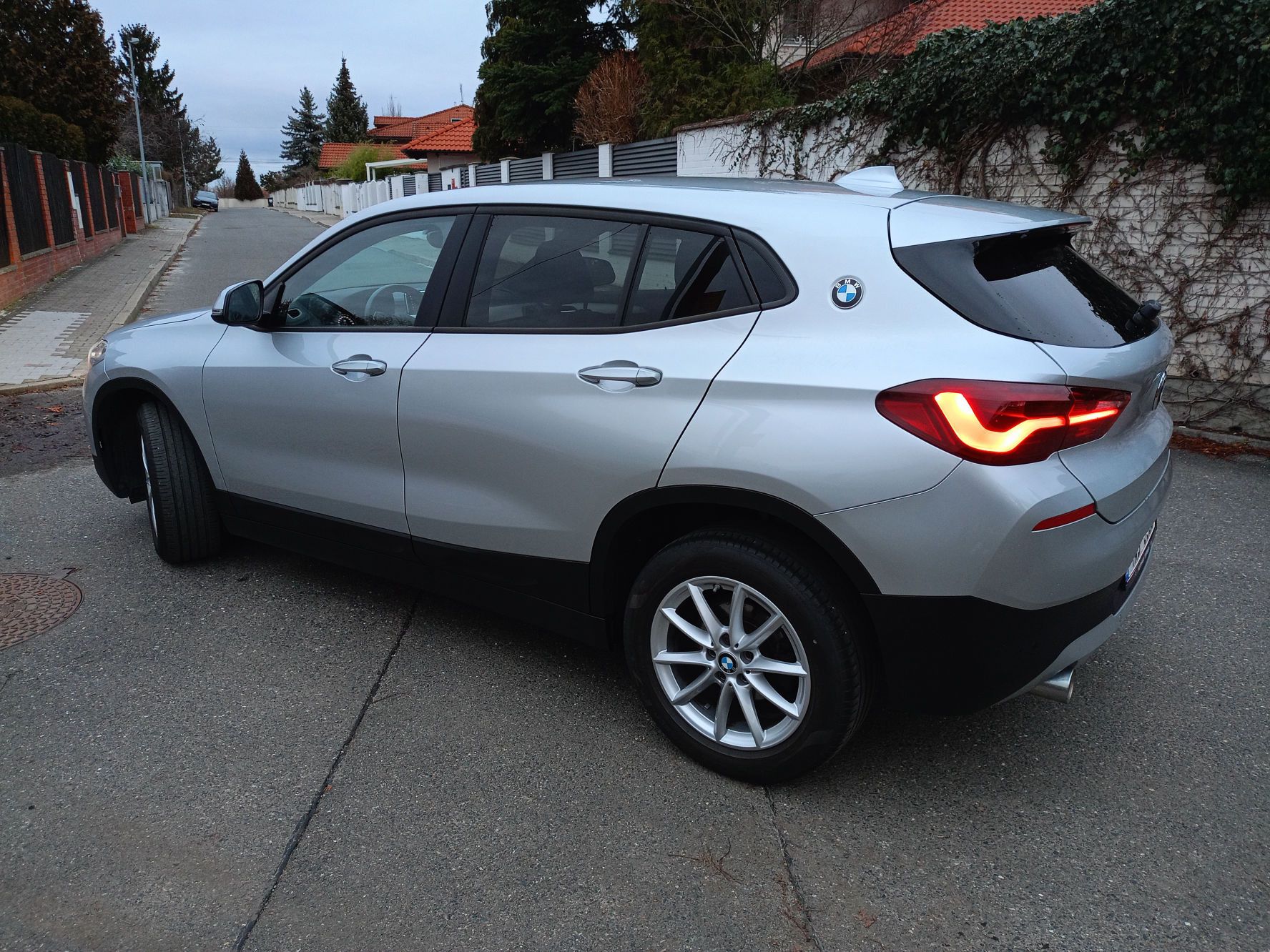 BMW X2, BMW X2 sDrive 2.0 nafta - fotka 3