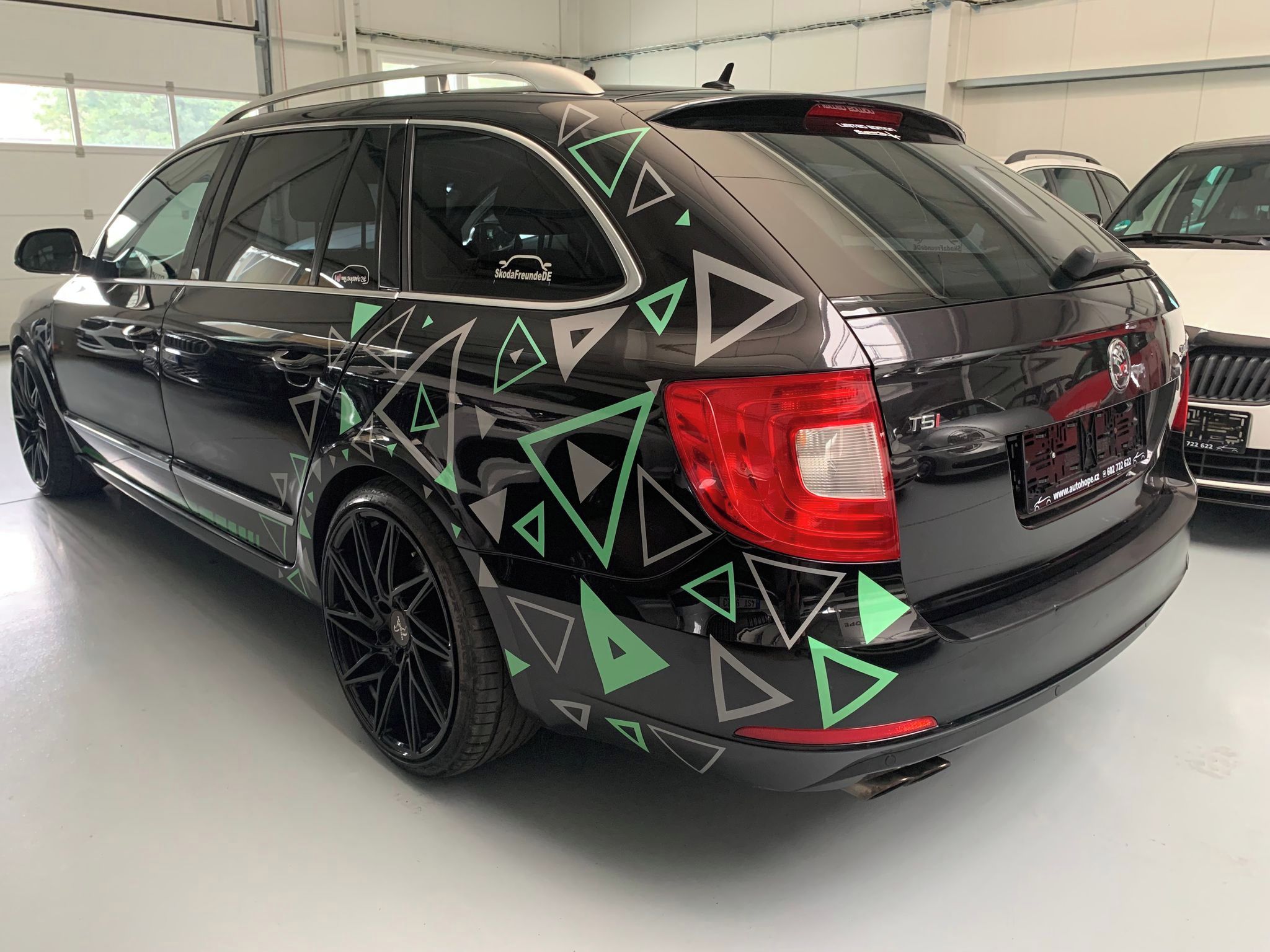 Škoda Superb, combi 1.8 TSI Ambition - fotka 4