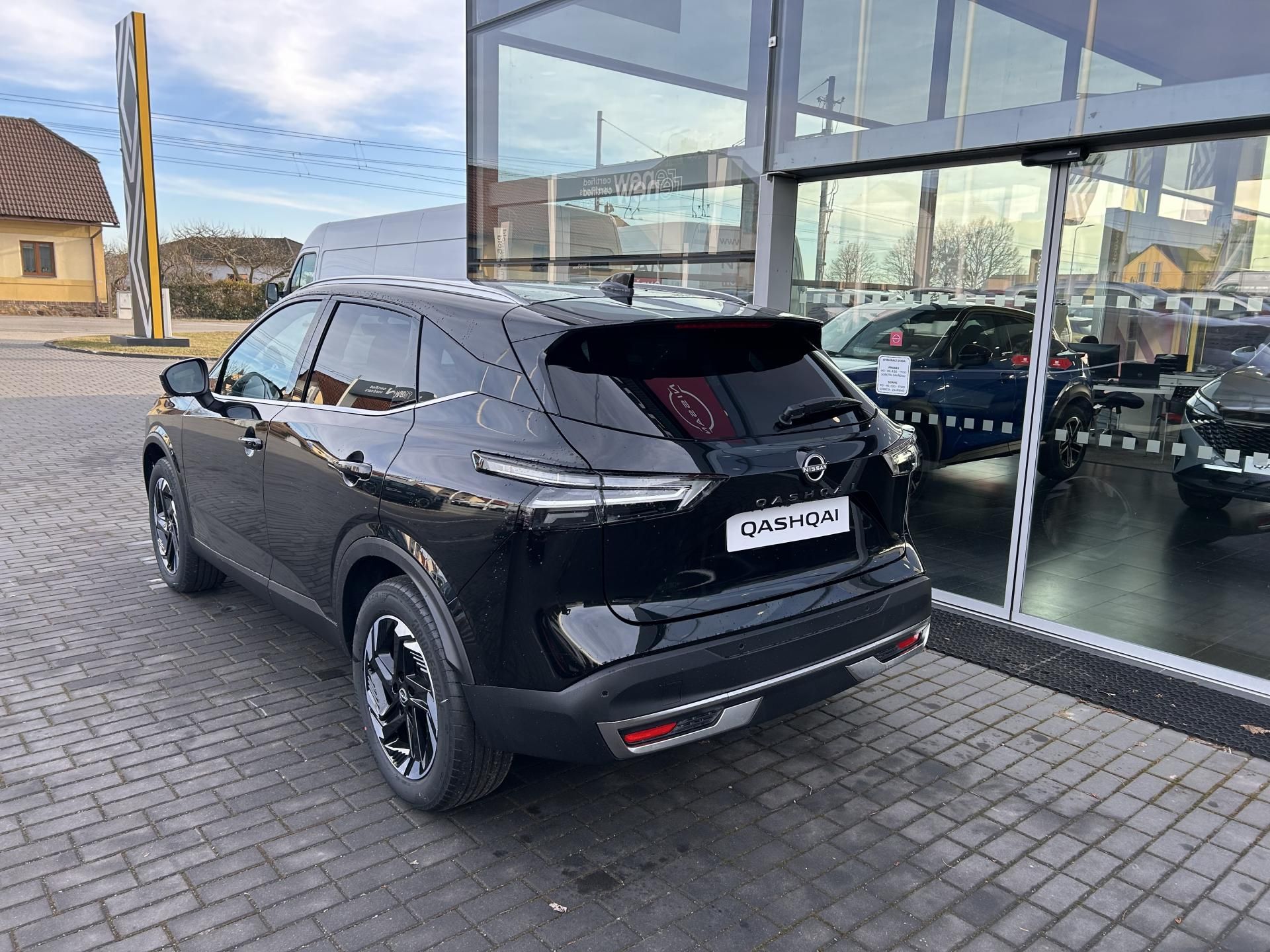 Nissan Qashqai, N-CONNECTA 1.3 DIG-T 103kw 6MT - fotka 4