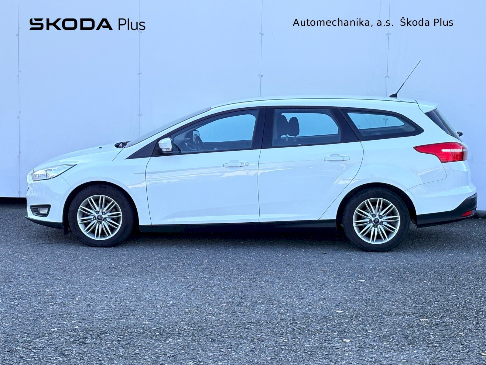 Ford Focus, Combi 1.5 EcoBoost  / 110 kW / - fotka 3