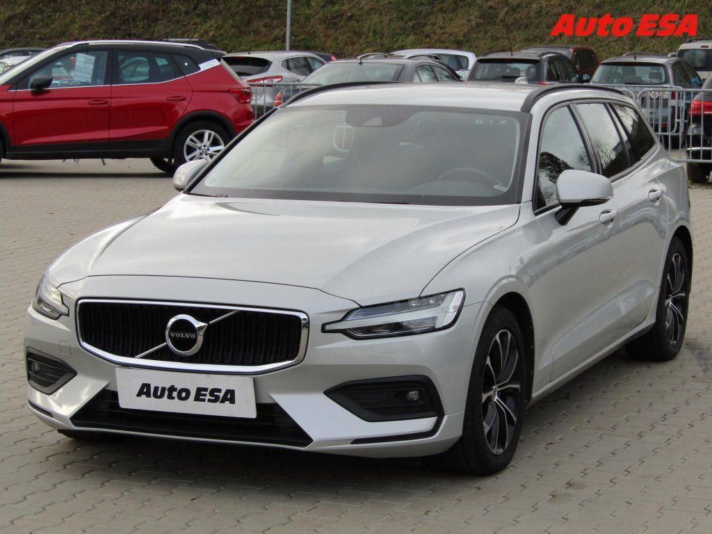 Volvo V60, 2.0 D3,Momentum,AT - fotka 3